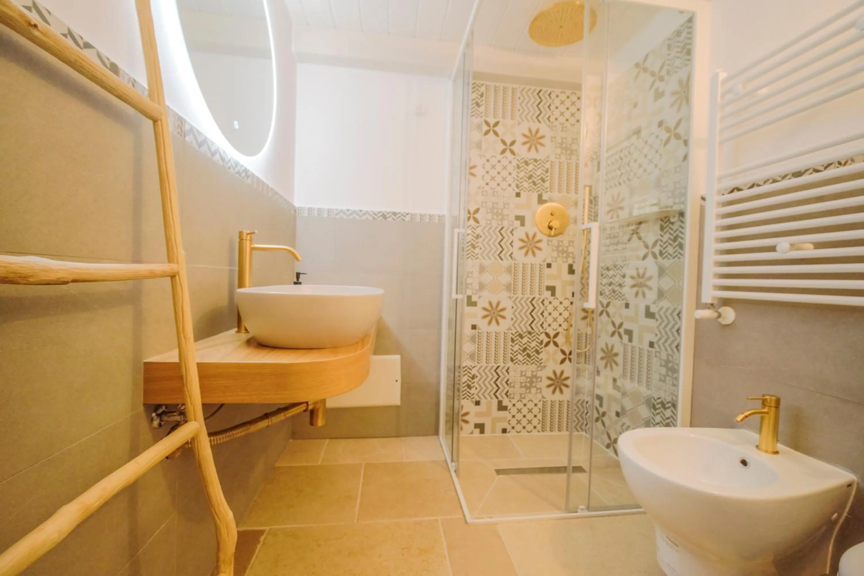 Shower in Palazzo Gentile