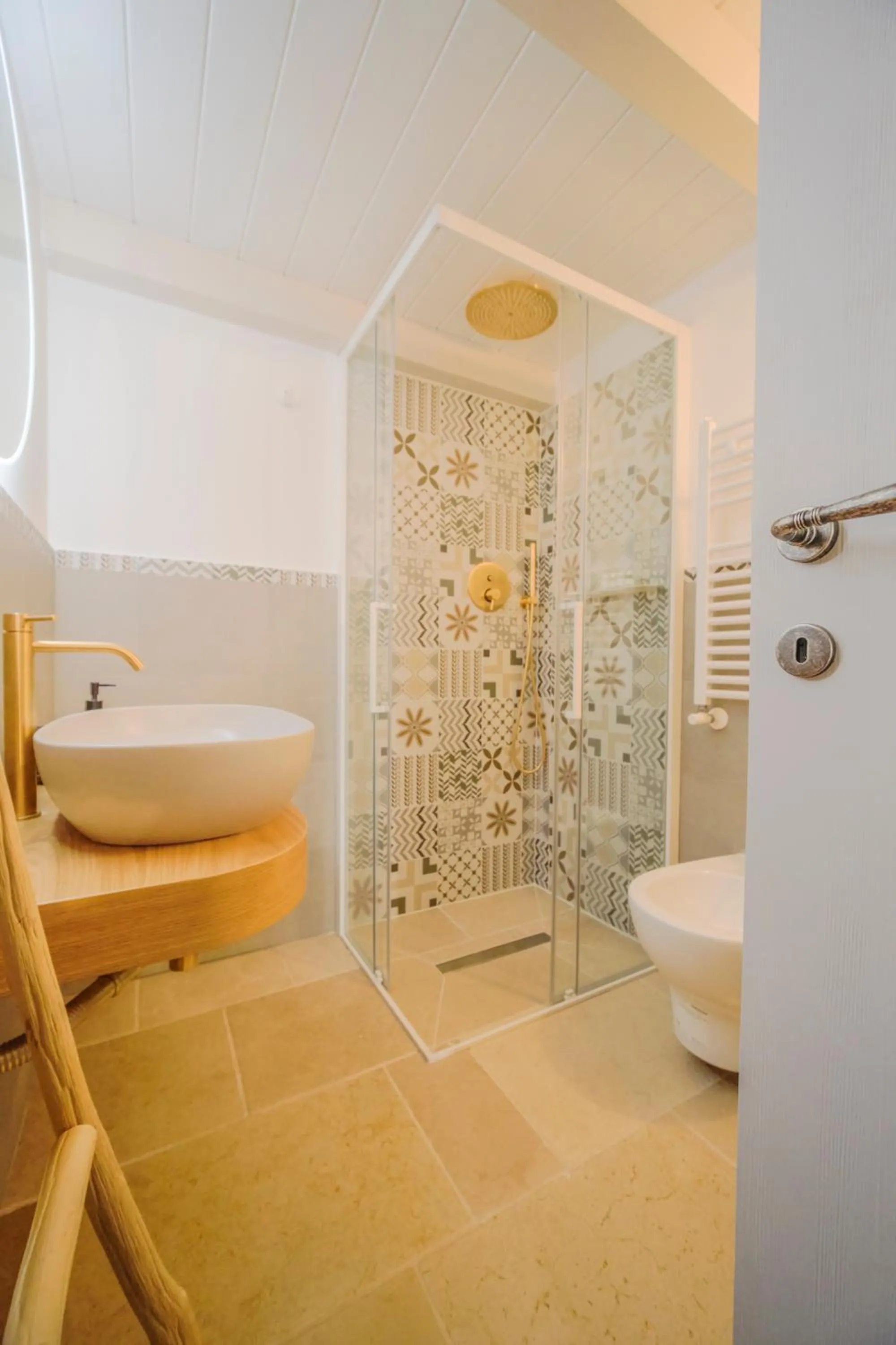 Shower in Palazzo Gentile