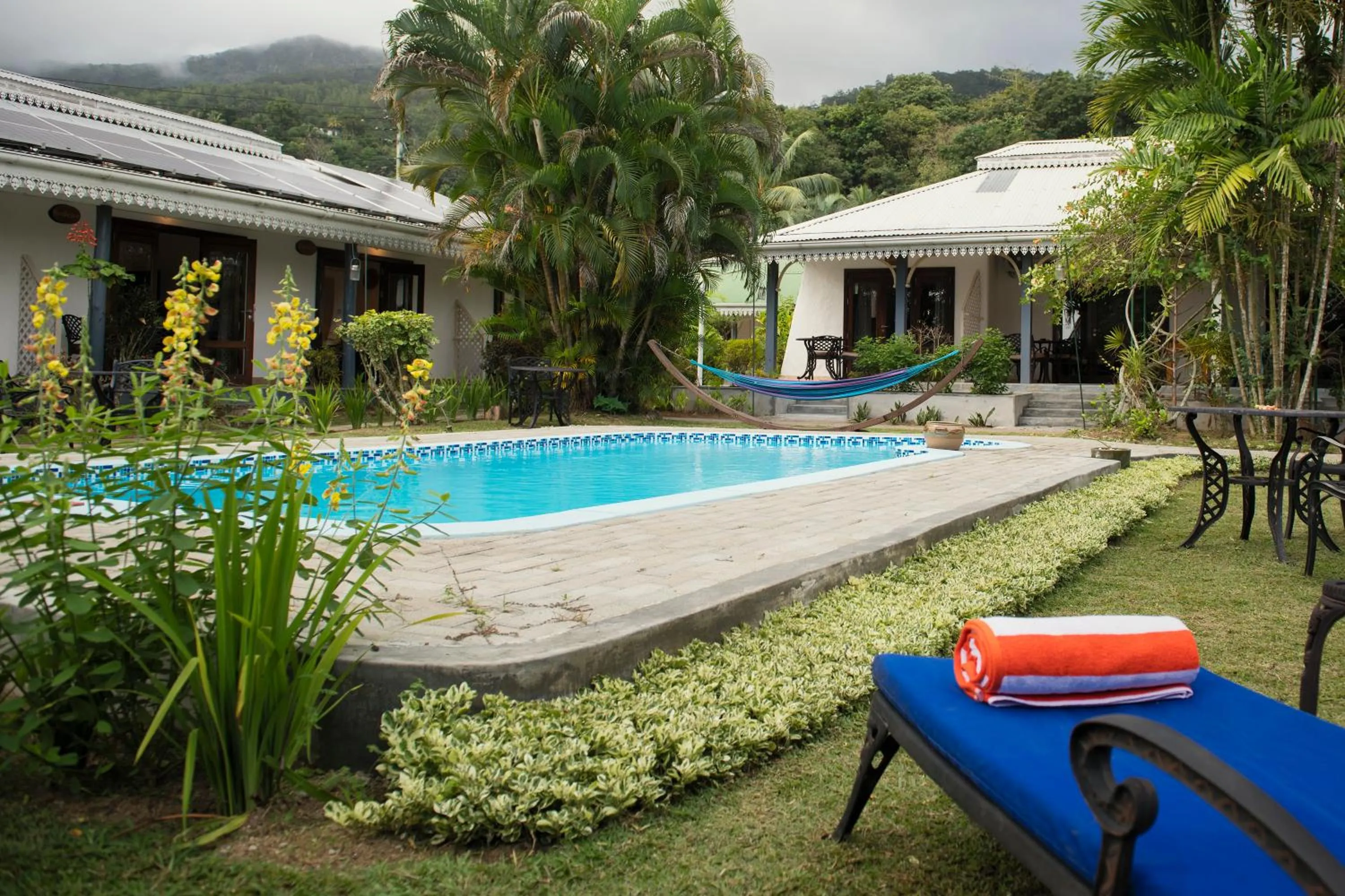 Property building in Auberge d'Anse Boileau & Restaurant Chez Plume