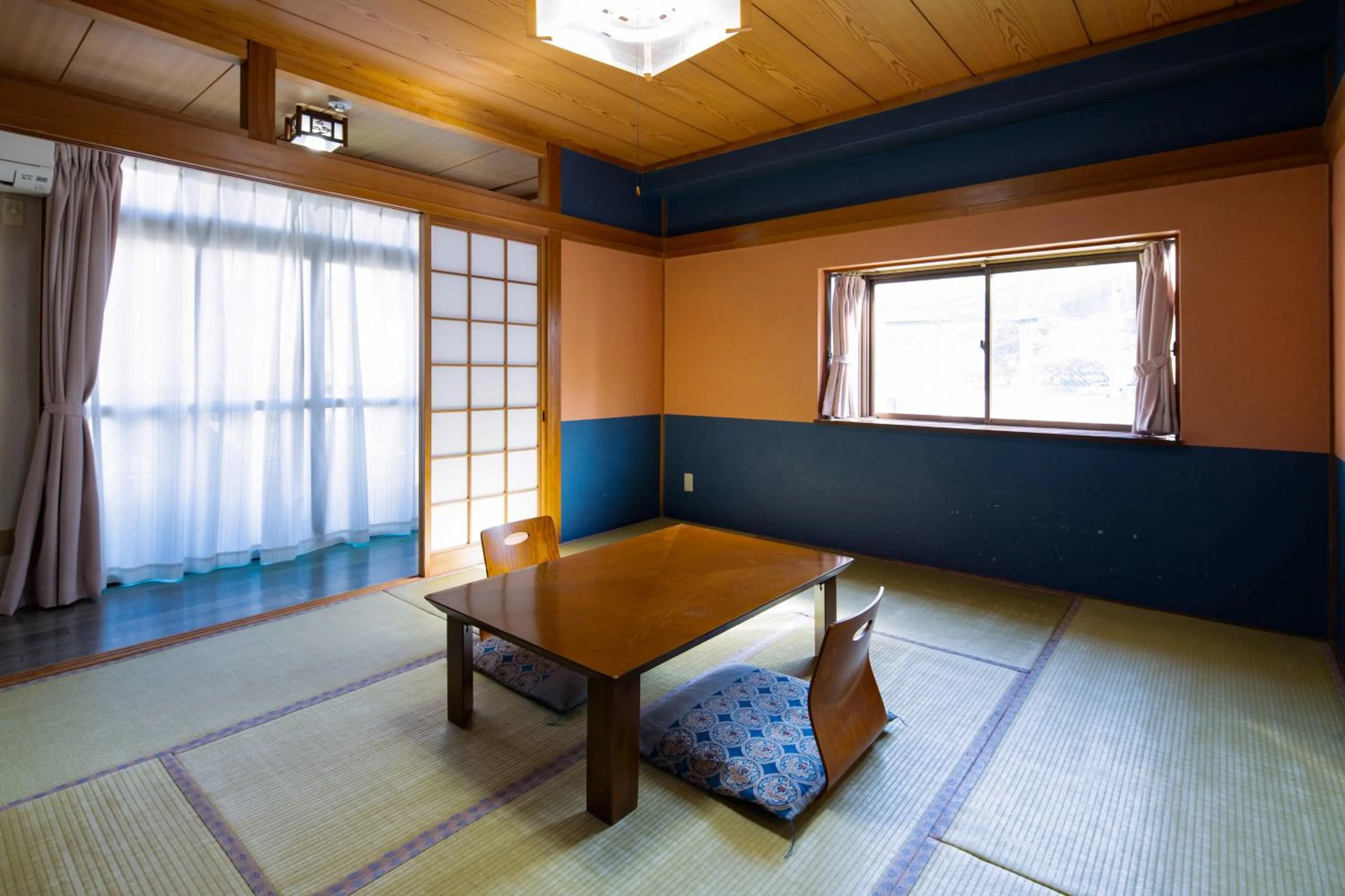 Photo of the whole room in Hozanso Beppu