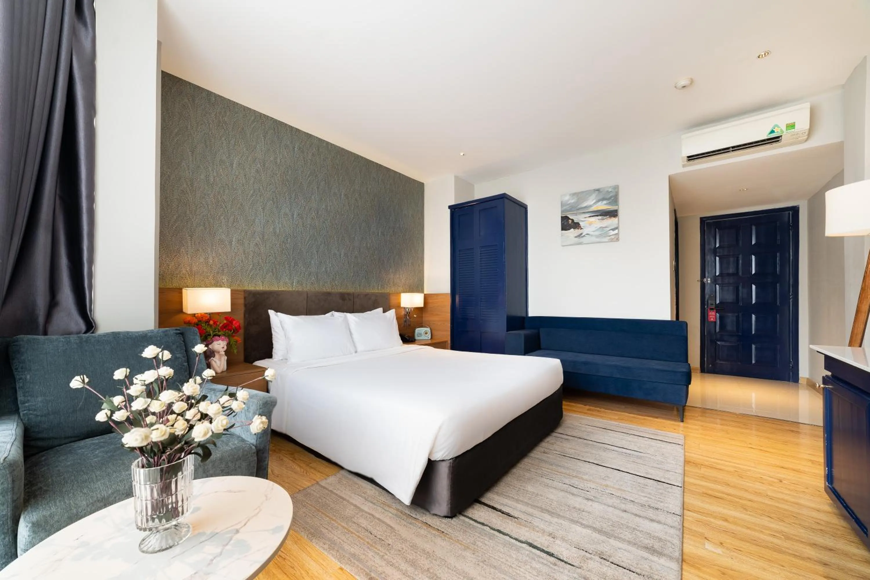 Bed in Nicecy NganHa Hotel