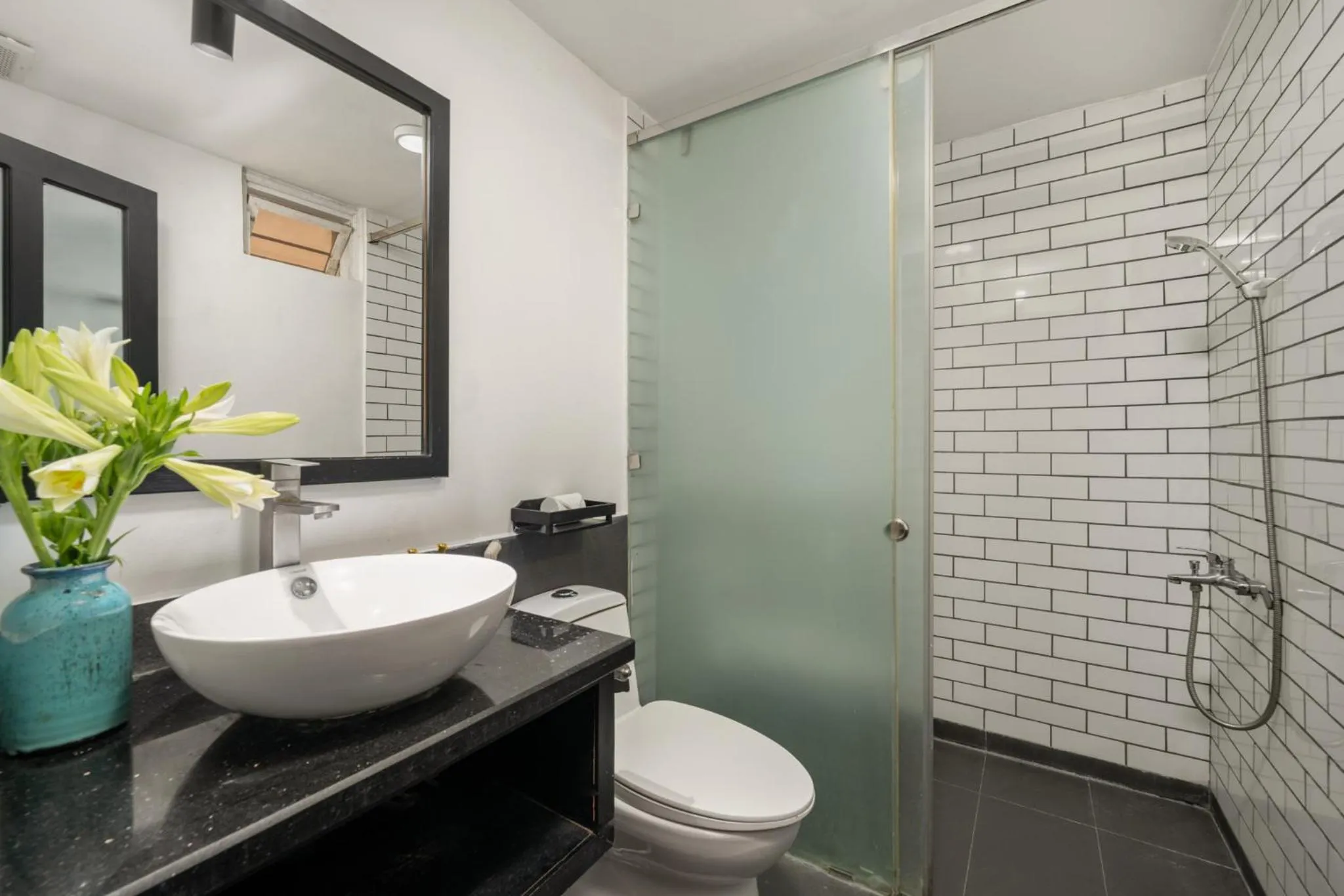 Toilet in KLY Boutique Hotel Hue