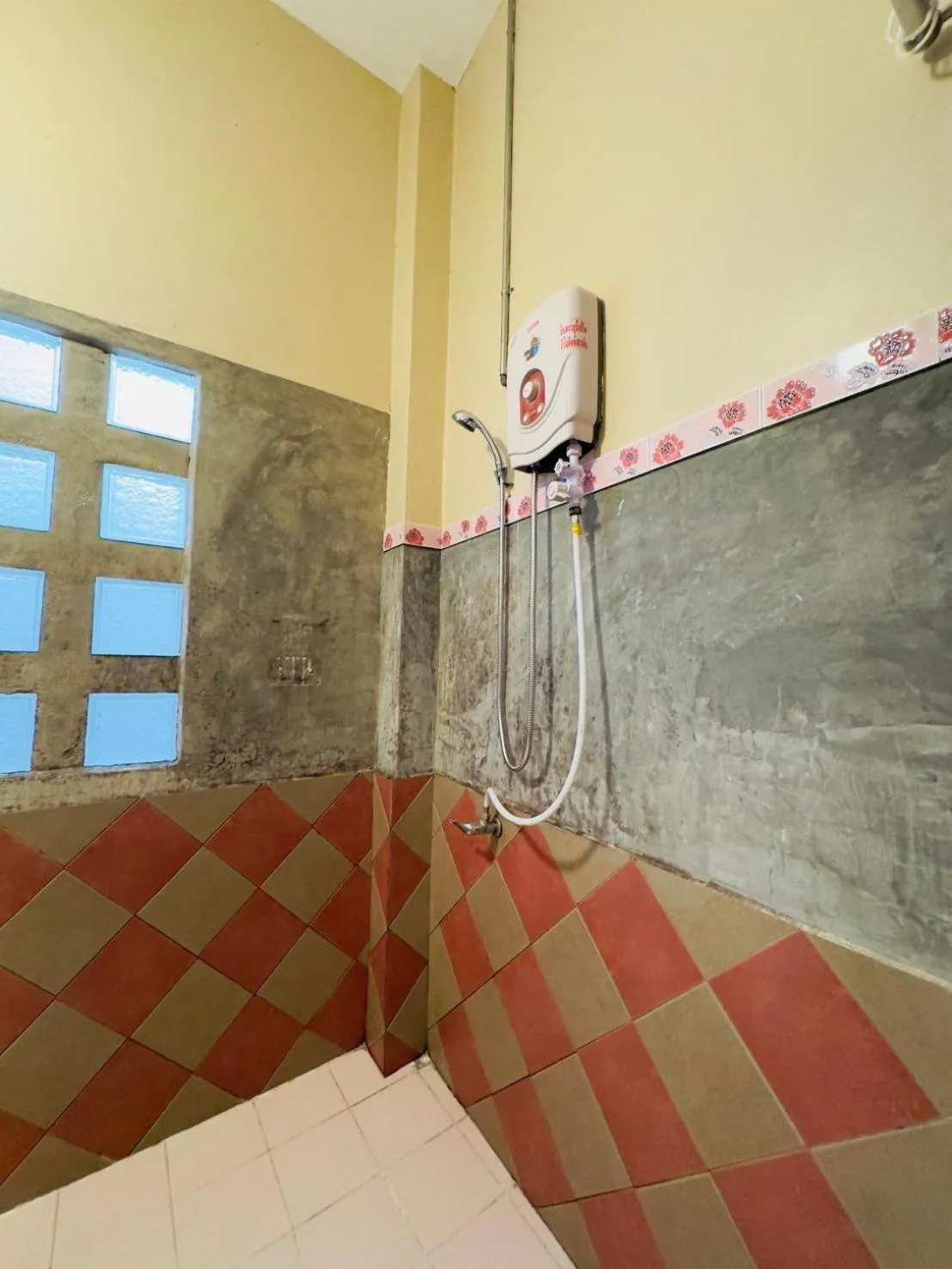 Shower in Mi Casa Thaphae Chiang Mai