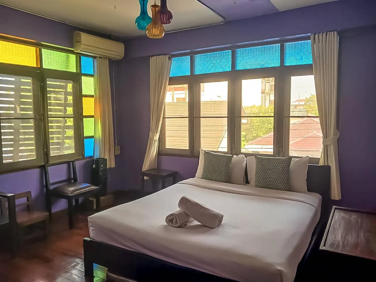 Photo of the whole room in Mi Casa Thaphae Chiang Mai