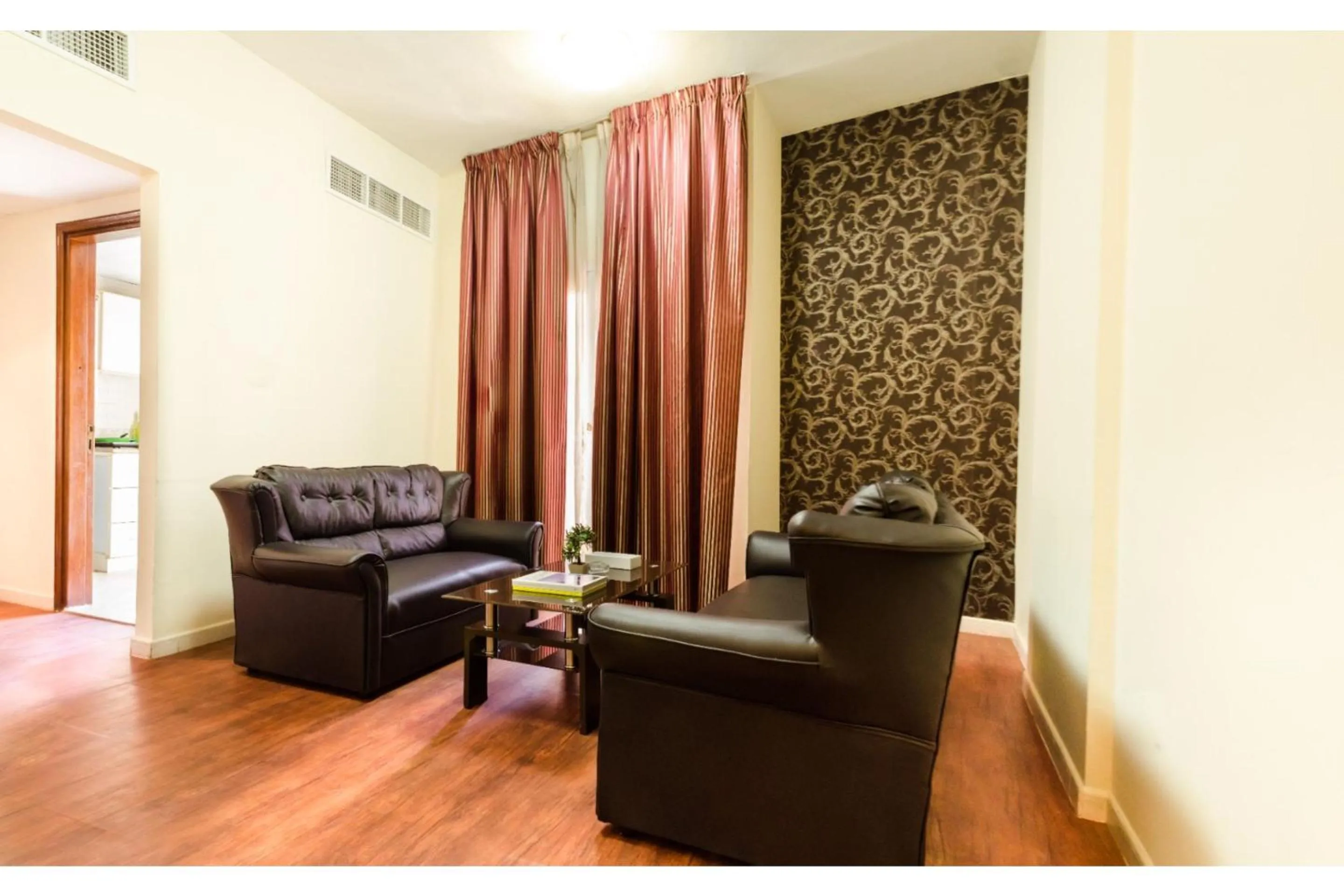 Seating area in Al Ferdous Hotel Apartment