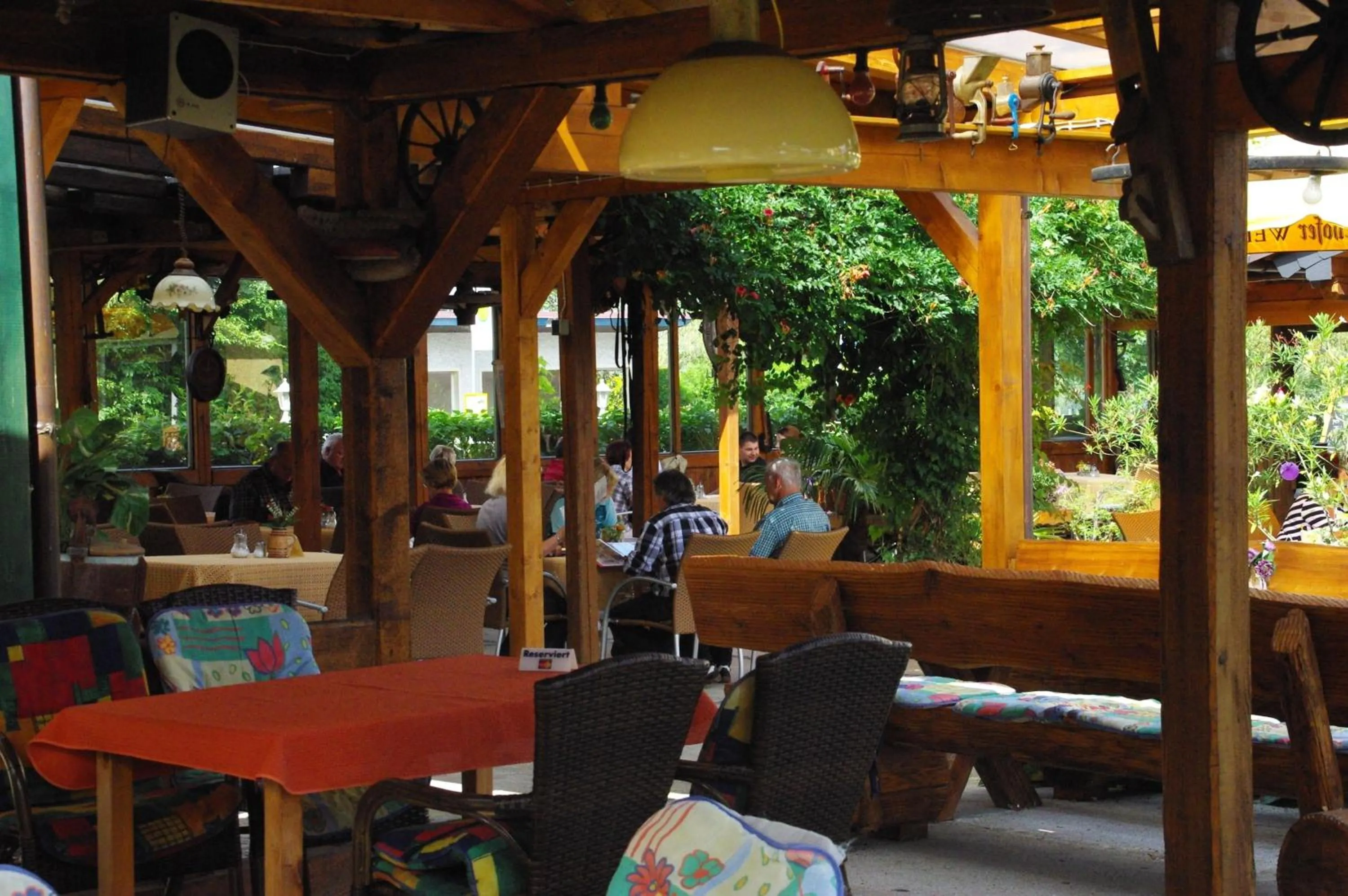 group of guests in Landhotel Heidekrug