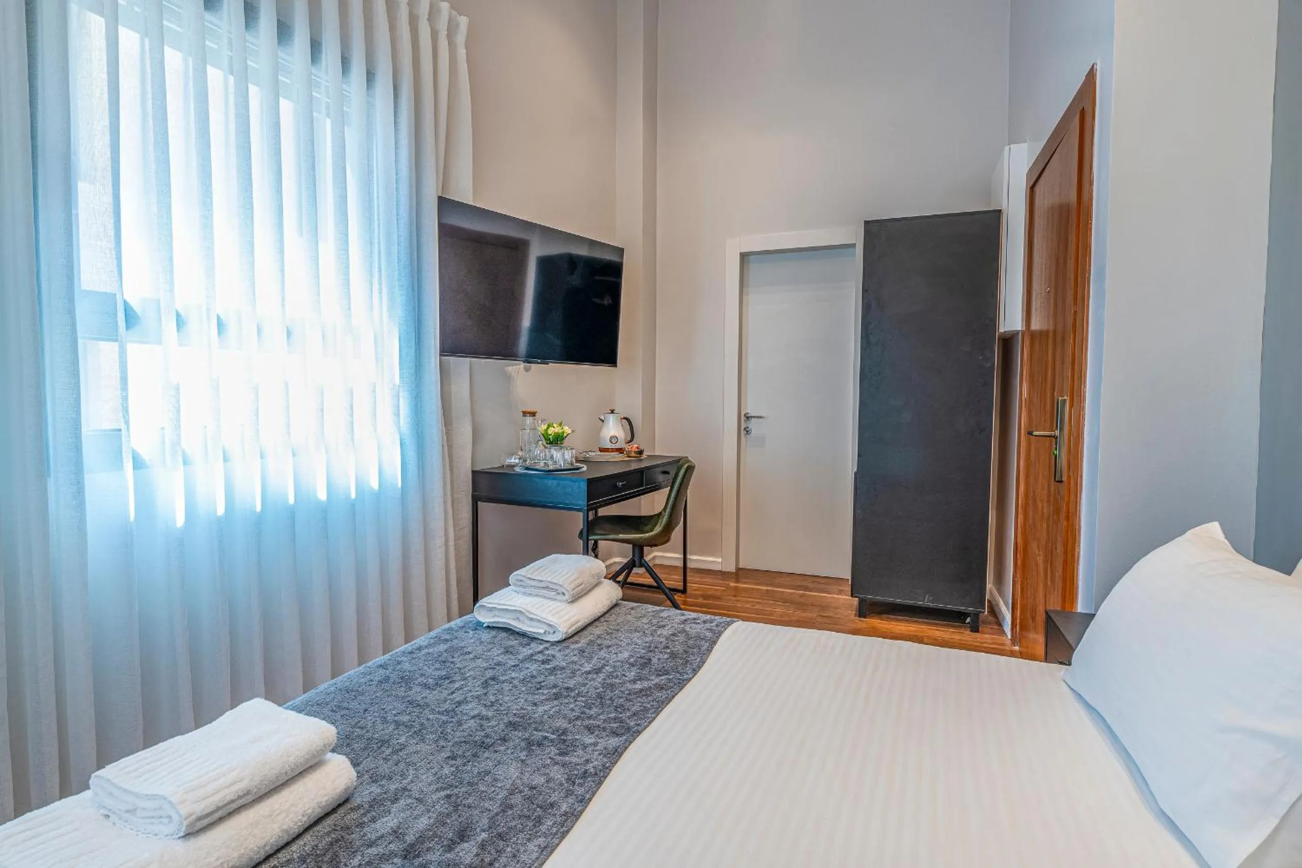 Photo of the whole room, Bed in Hematian Hotel by Effy