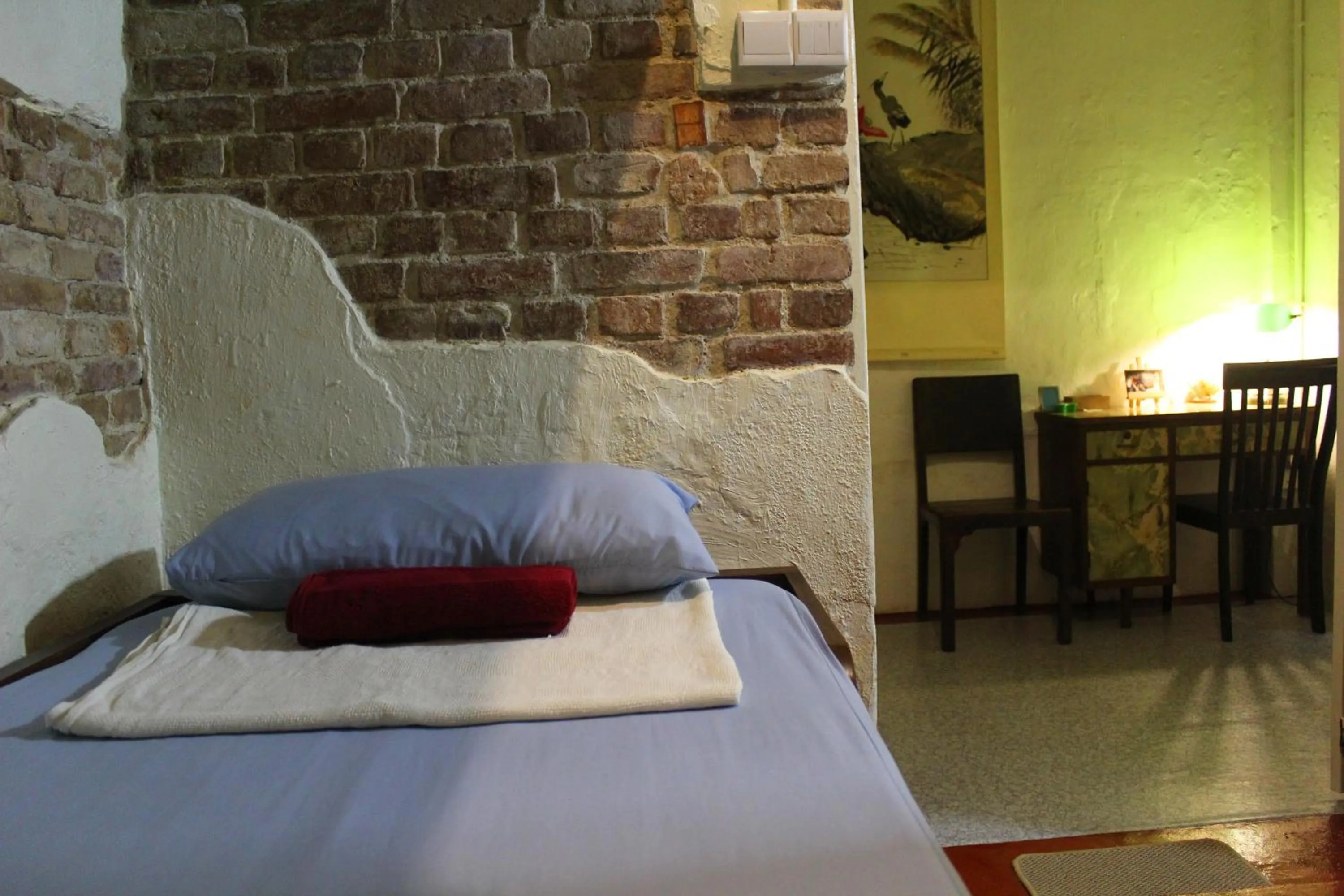 Bed in Sojourn Beds & Cafe