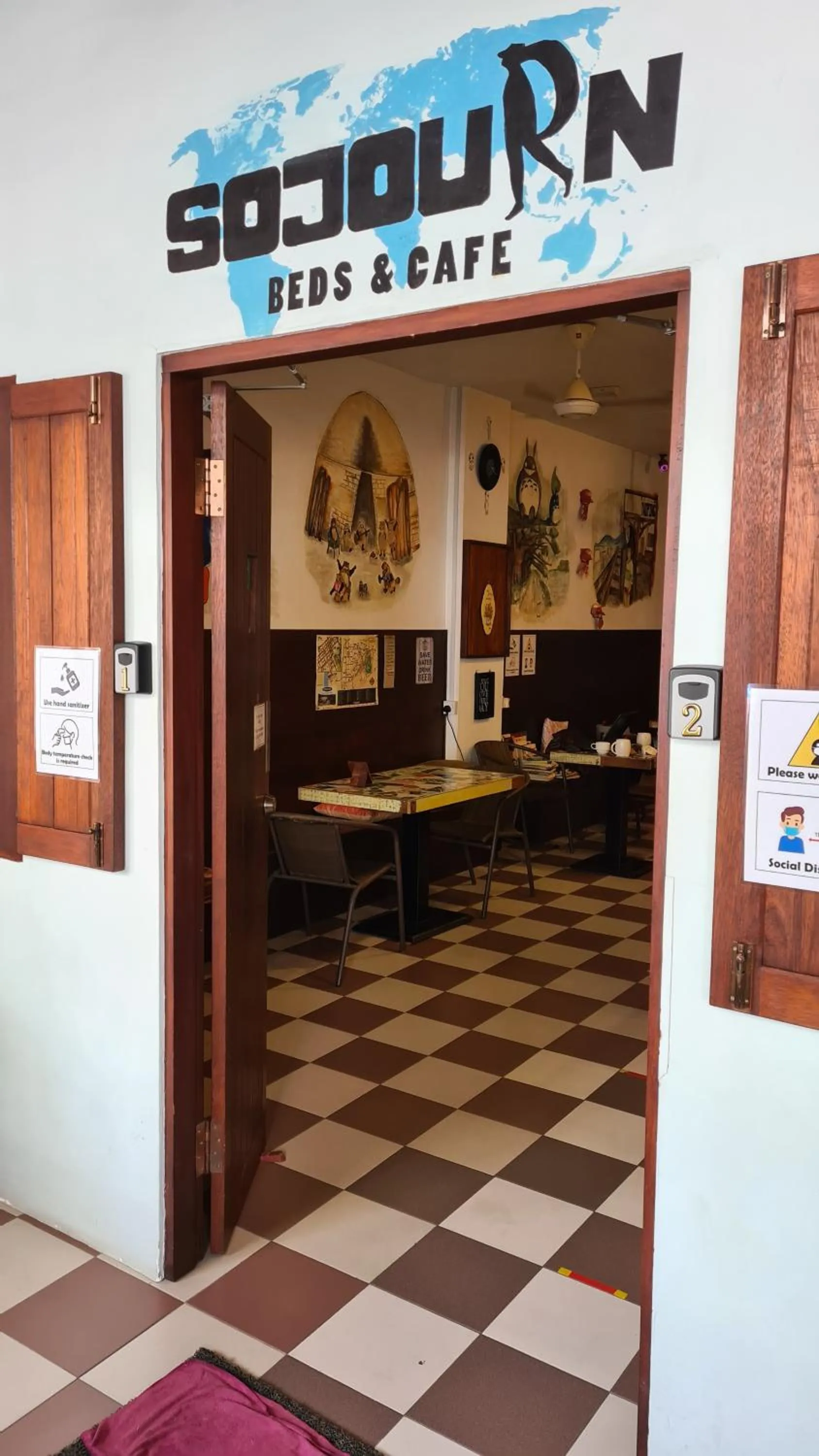 Communal lounge/ TV room in Sojourn Beds & Cafe