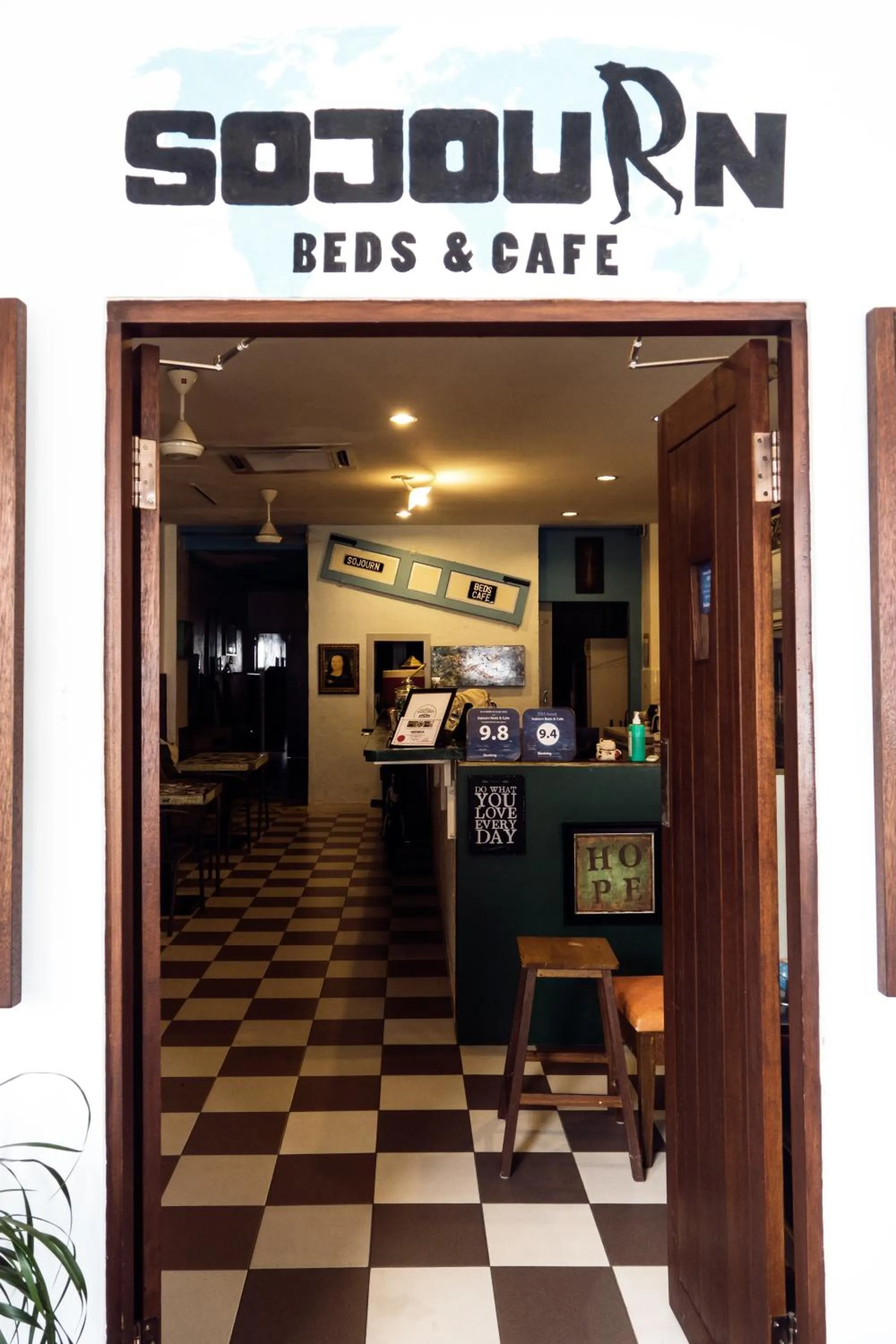 Communal lounge/ TV room in Sojourn Beds & Cafe