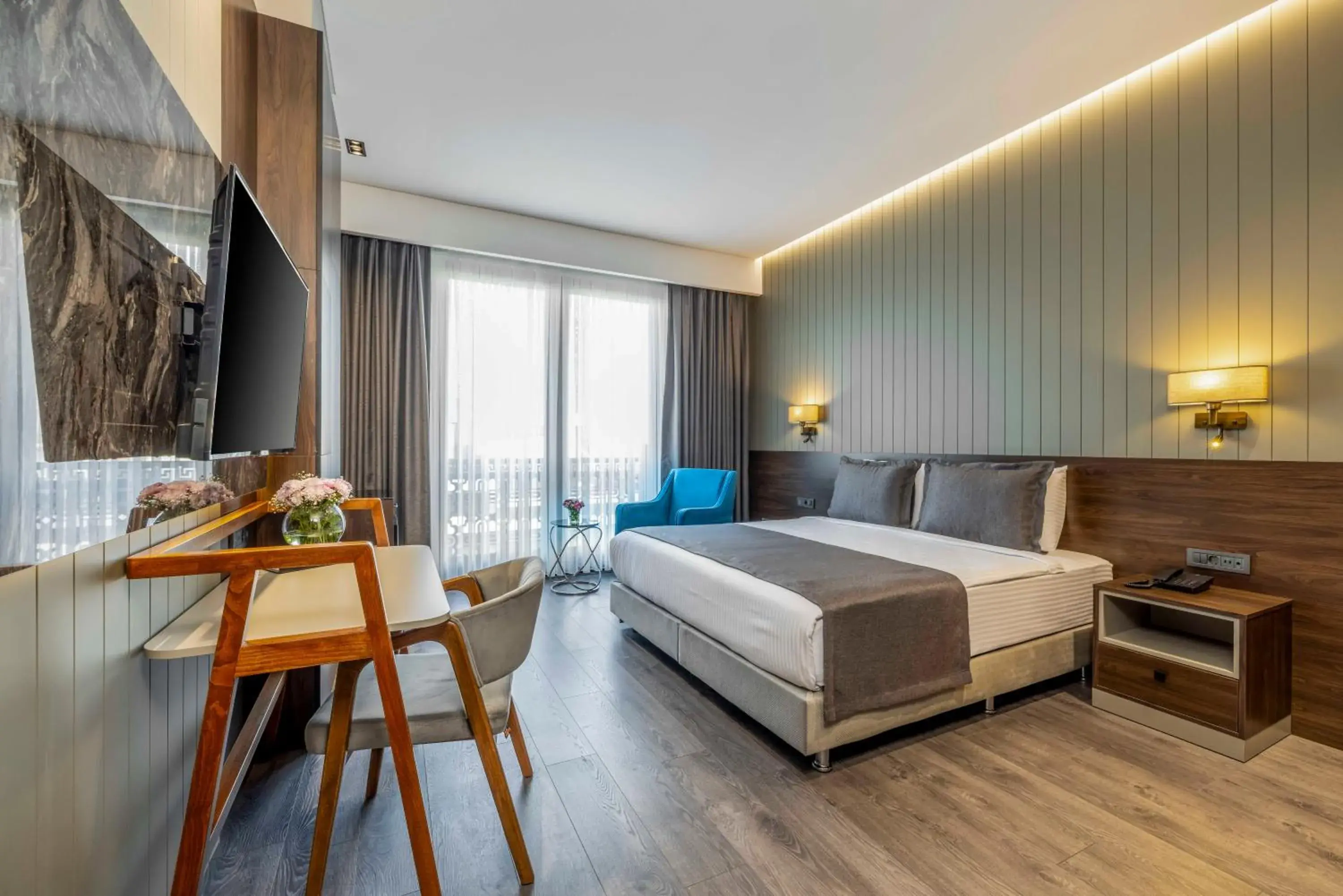 Deluxe Double Room in Ezkar Bathonea Art İstanbul Hotel Deluxe Double Room in Ezkar Bathonea Art İstanbul Hotel