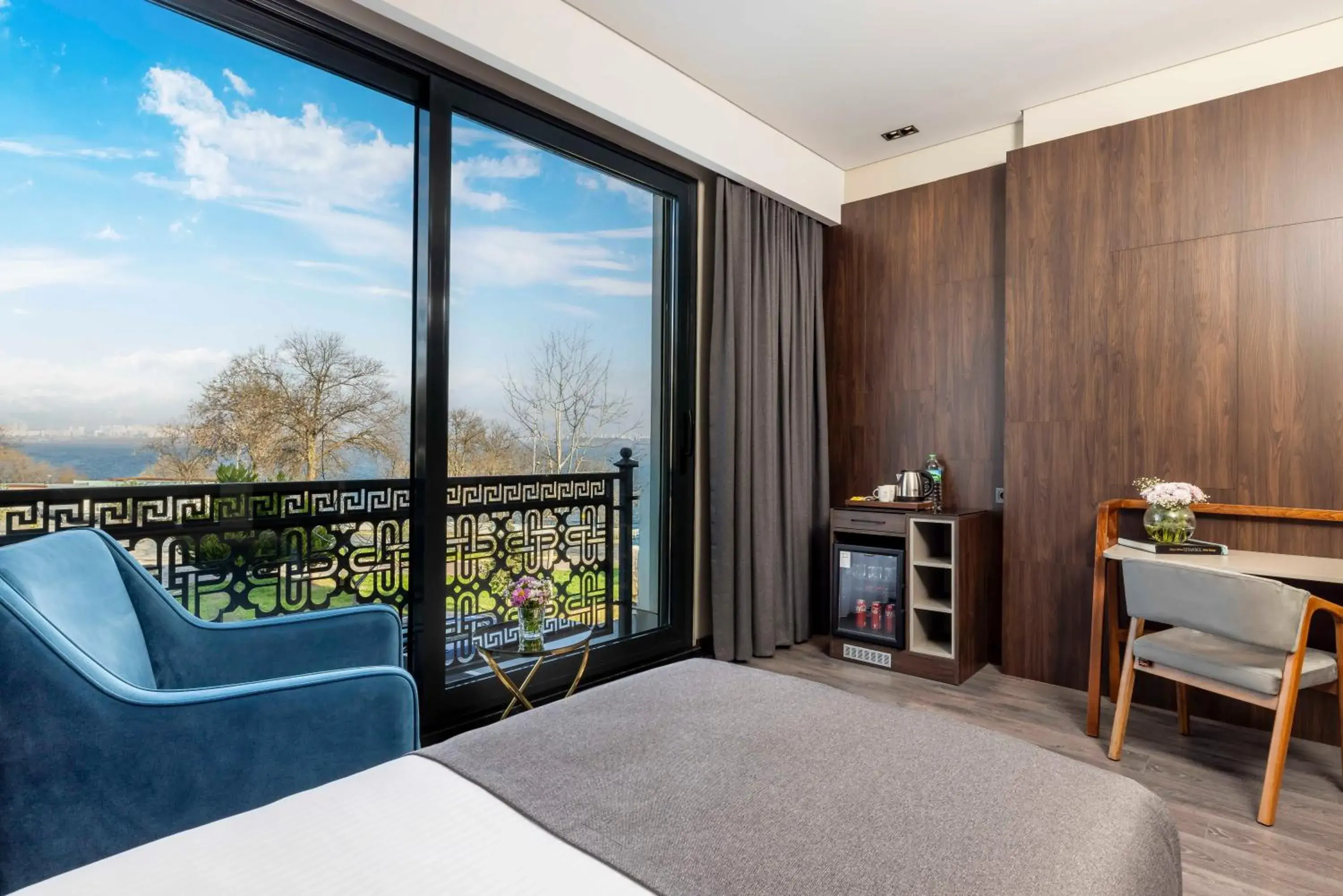 Family Room with Lake View in Ezkar Bathonea Art İstanbul Hotel Family Room with Lake View in Ezkar Bathonea Art İstanbul Hotel