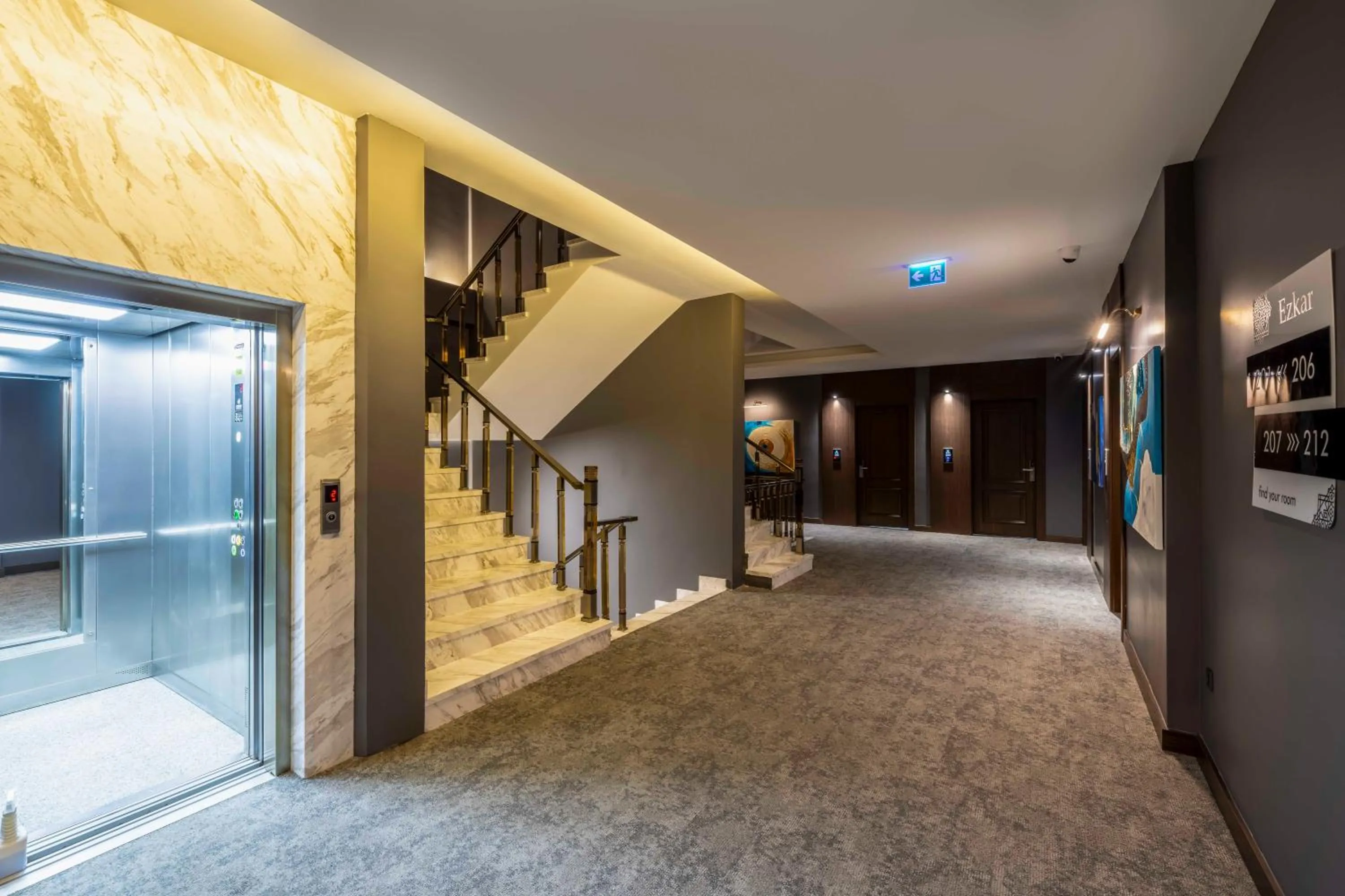 elevator in Ezkar Bathonea Art İstanbul Hotel