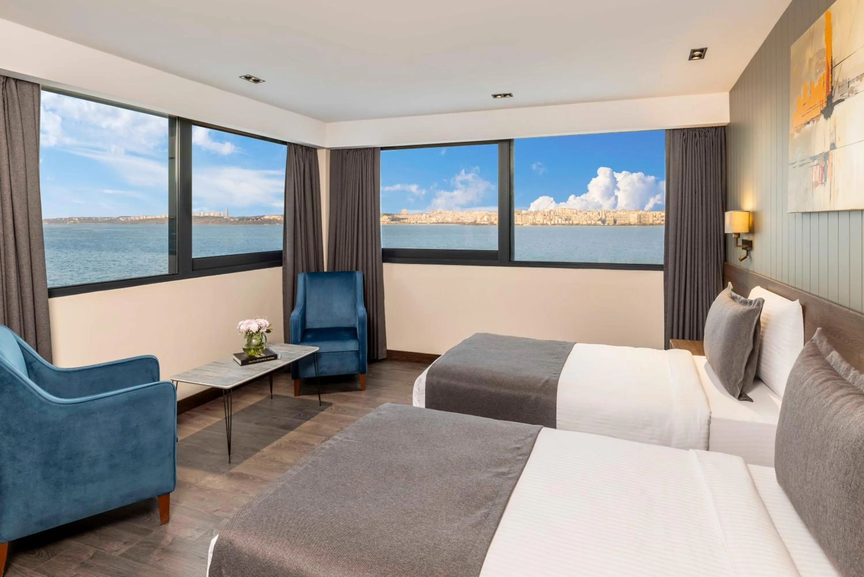 Photo of the whole room, Bed in Ezkar Bathonea Art İstanbul Hotel