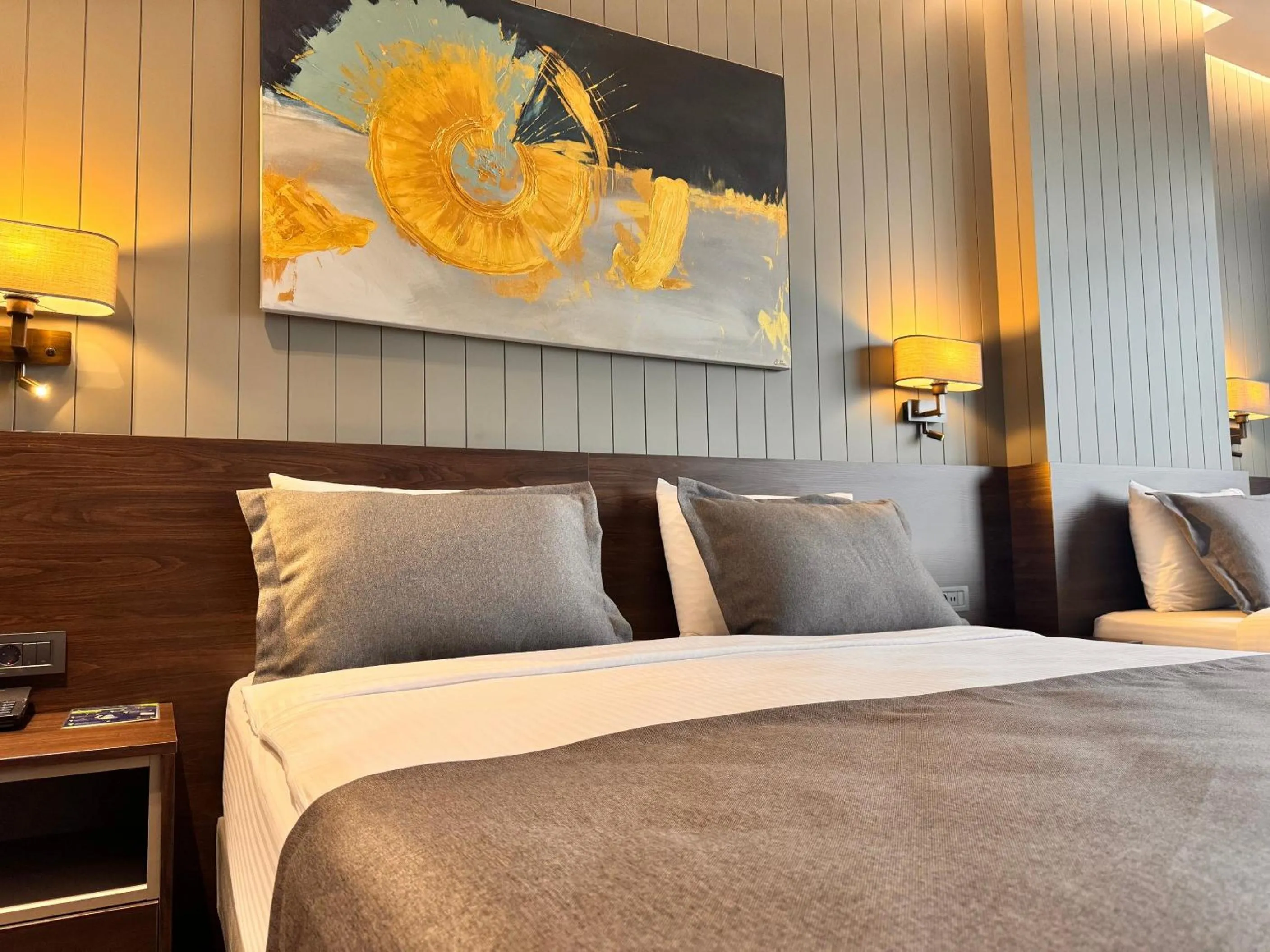 Photo of the whole room, Bed in Ezkar Bathonea Art İstanbul Hotel