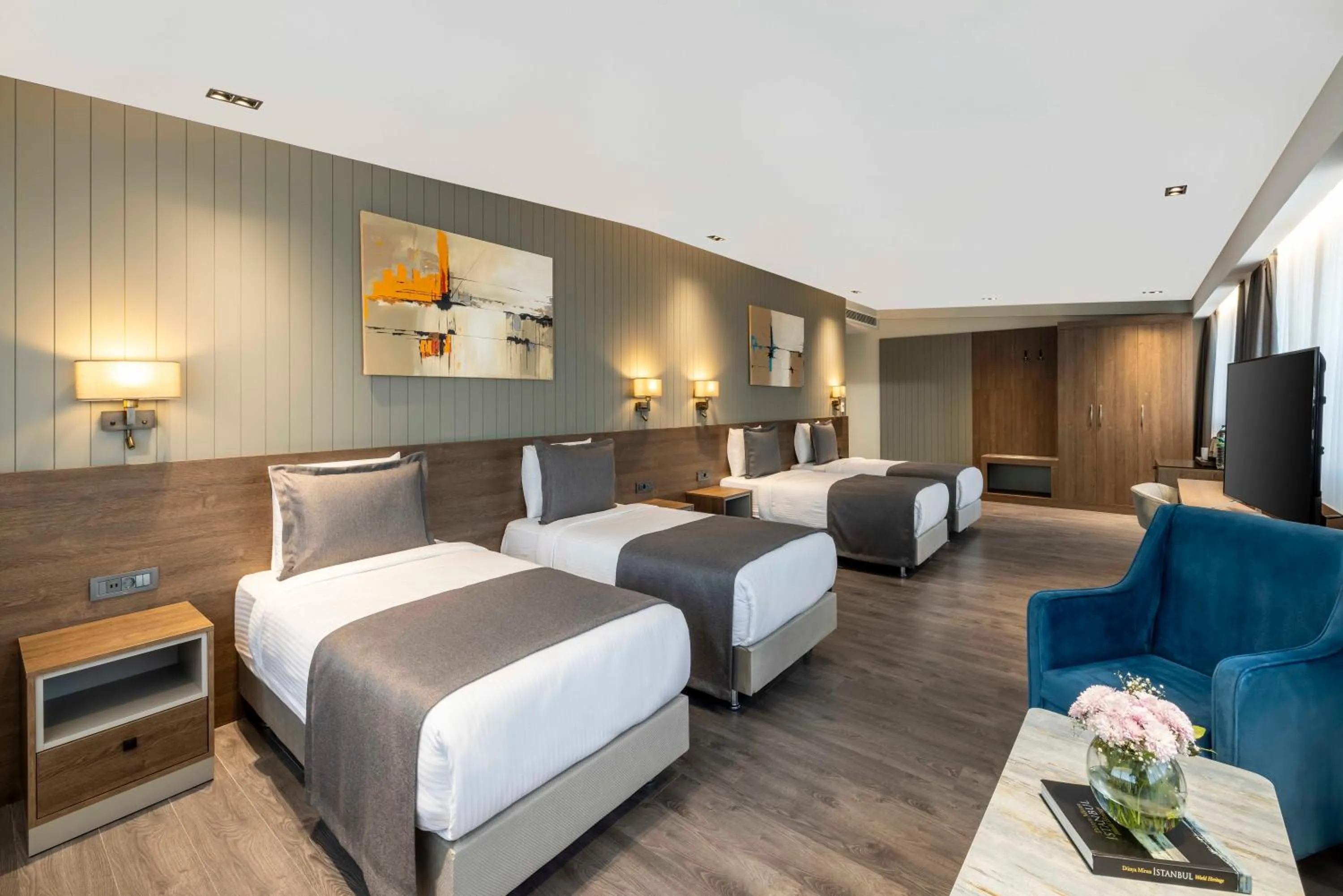 Photo of the whole room, Bed in Ezkar Bathonea Art İstanbul Hotel