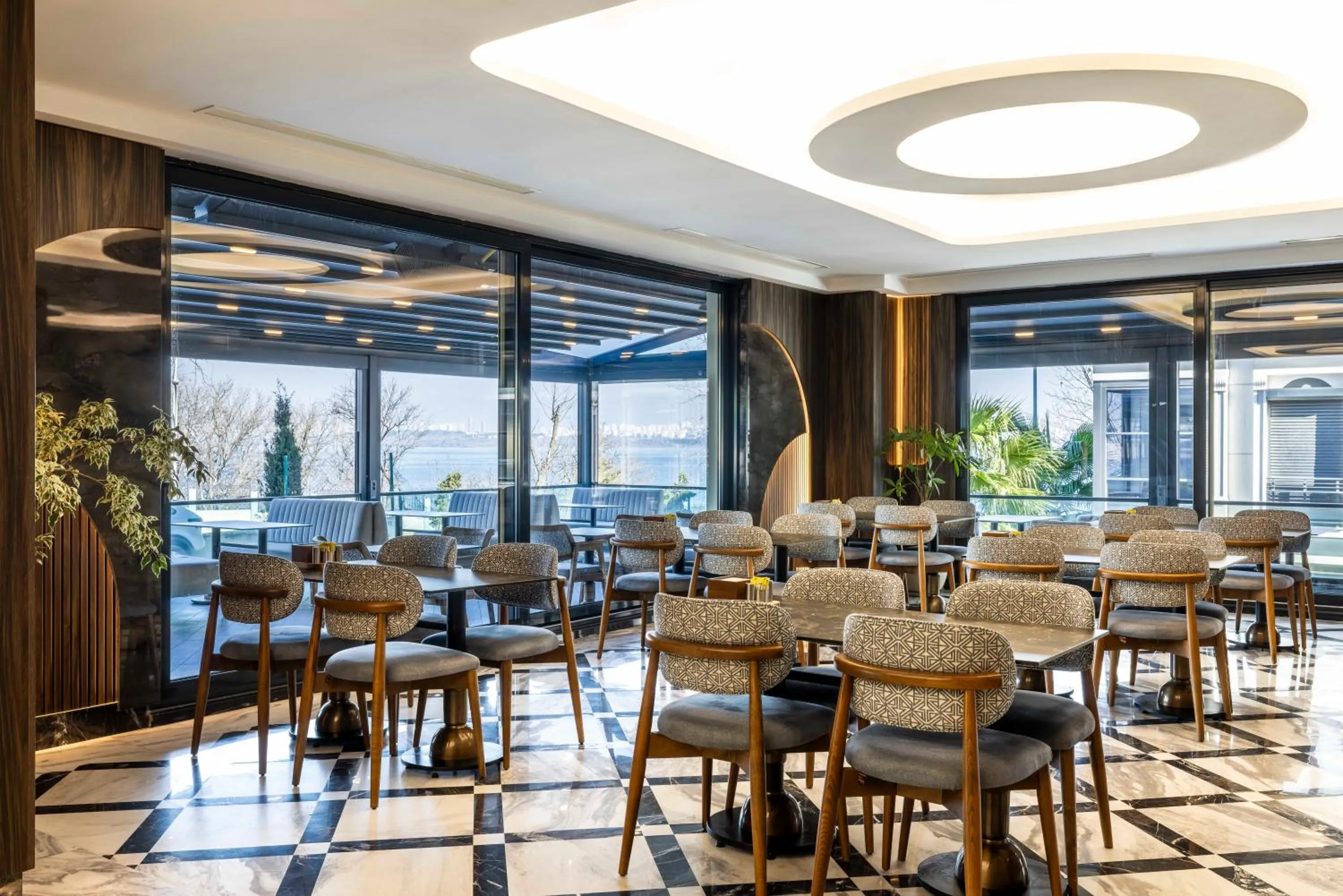 Restaurant/places to eat in Ezkar Bathonea Art İstanbul Hotel