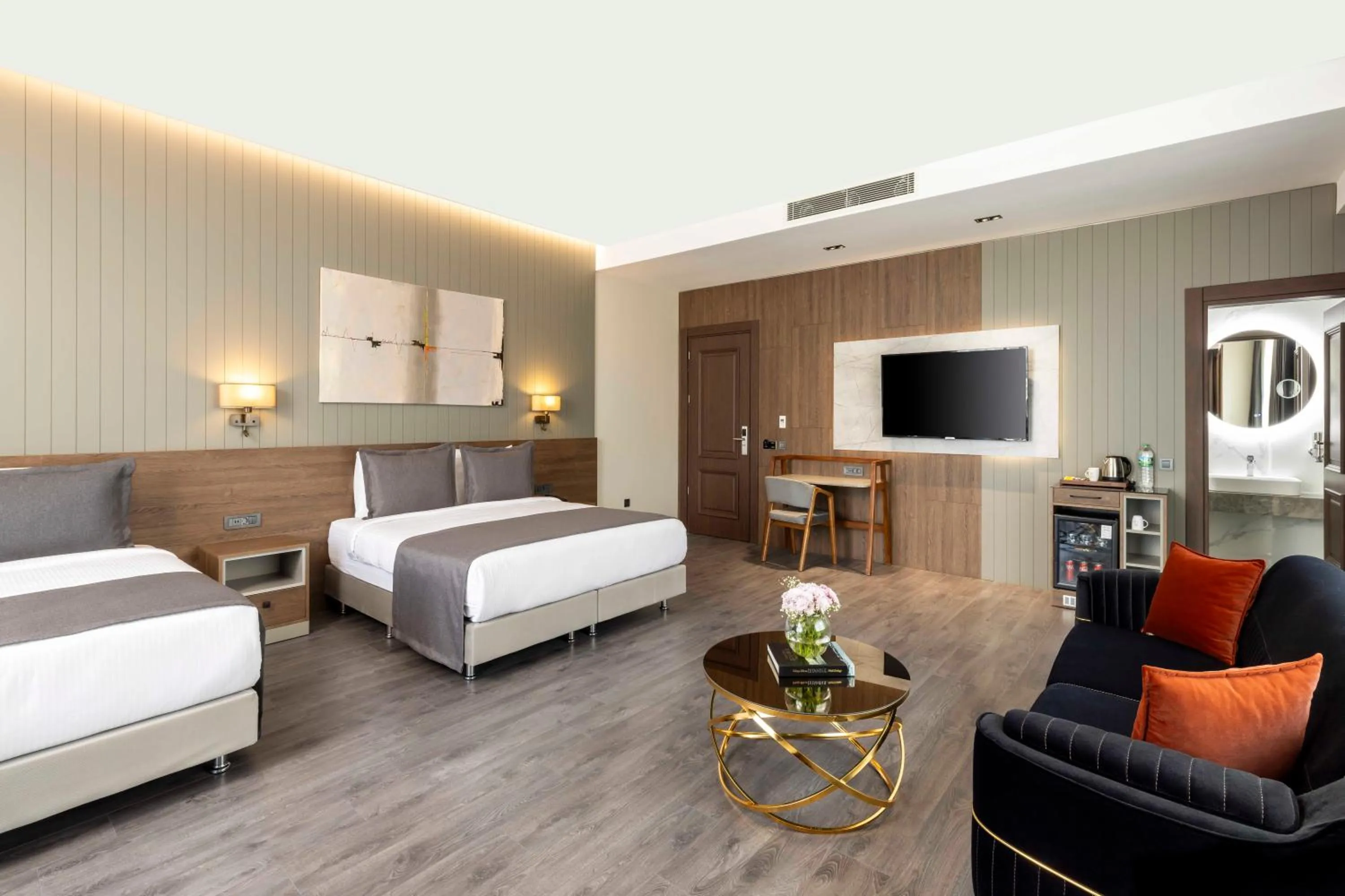 Photo of the whole room, Bed in Ezkar Bathonea Art İstanbul Hotel