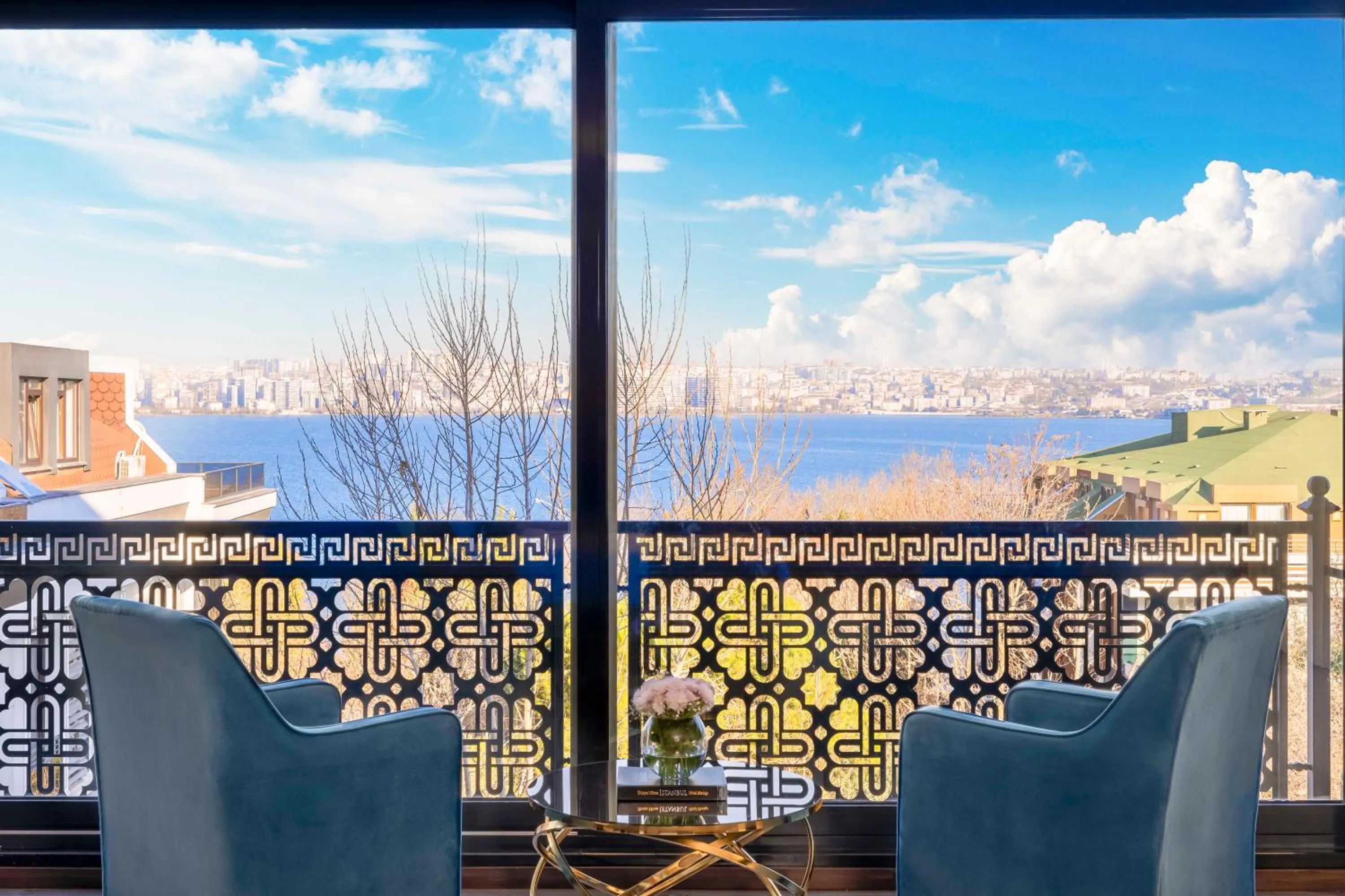Lake view in Ezkar Bathonea Art İstanbul Hotel