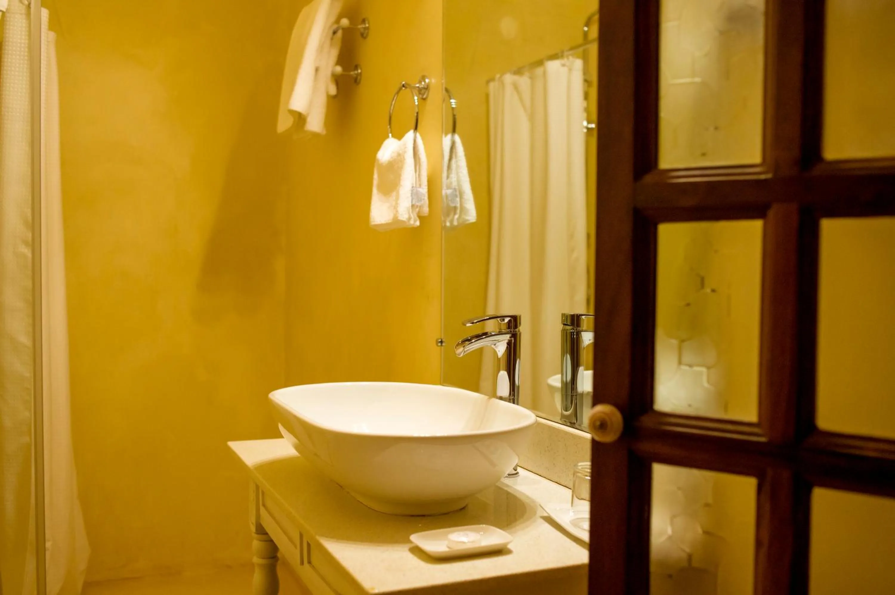 Bathroom in Villa Kololo