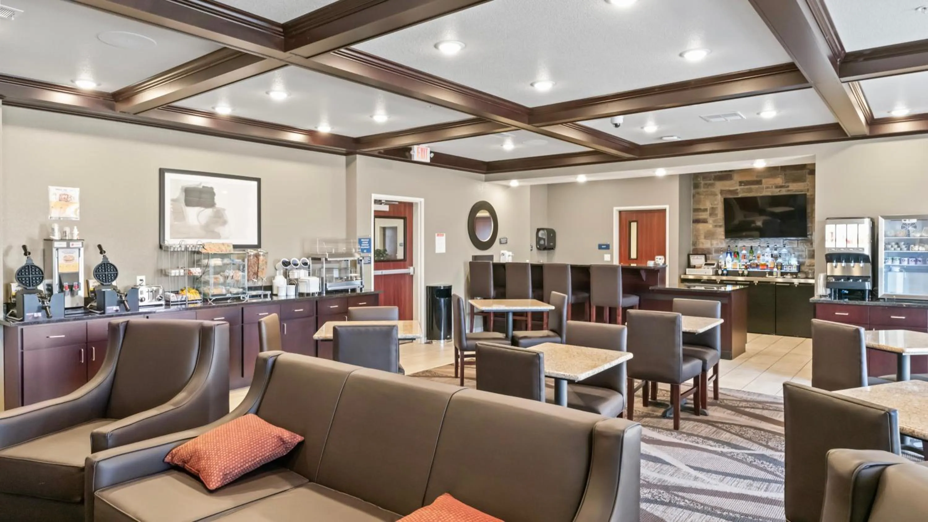 Breakfast in Cobblestone Inn & Suites - Julesburg