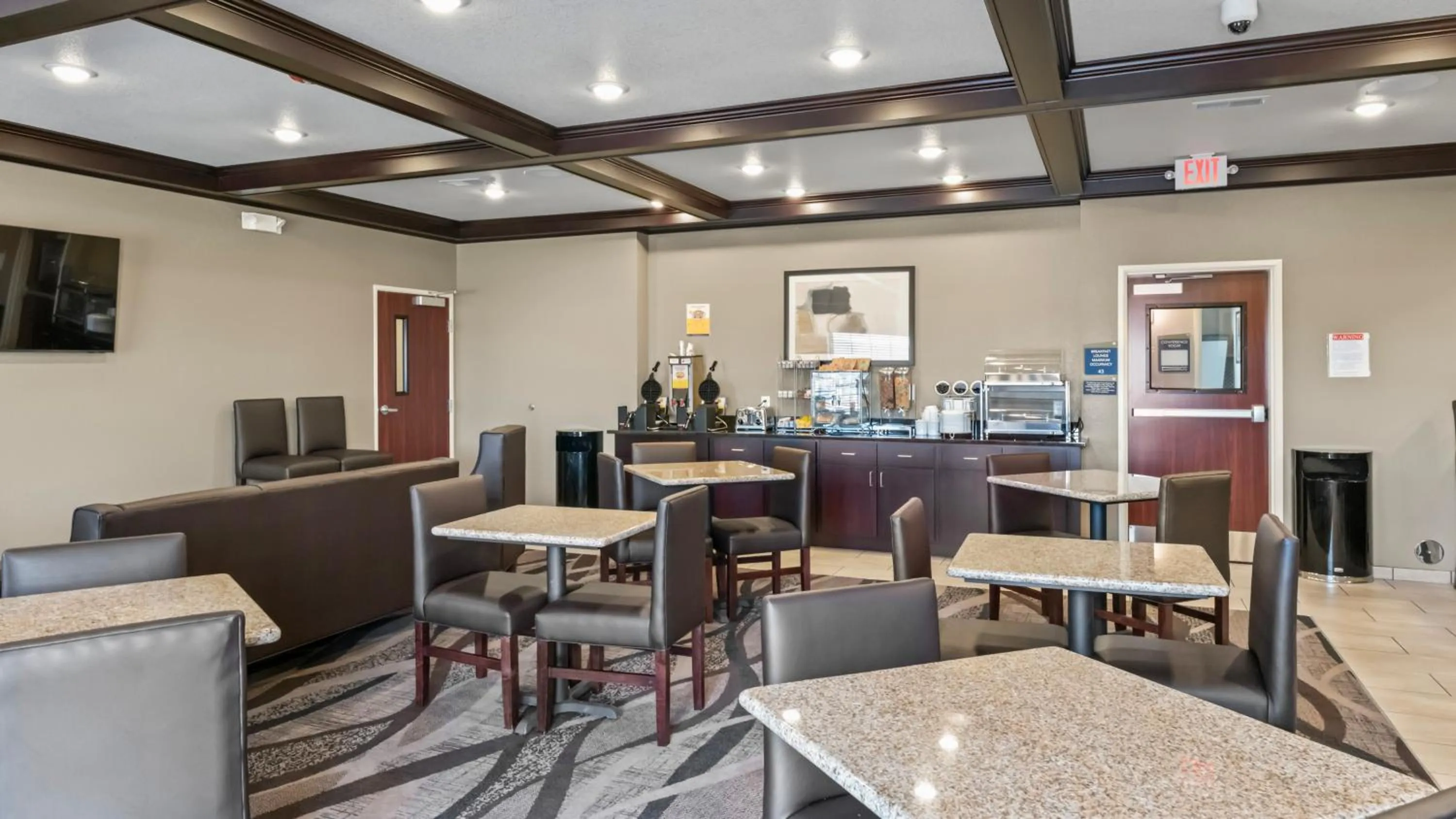 Breakfast in Cobblestone Inn & Suites - Julesburg