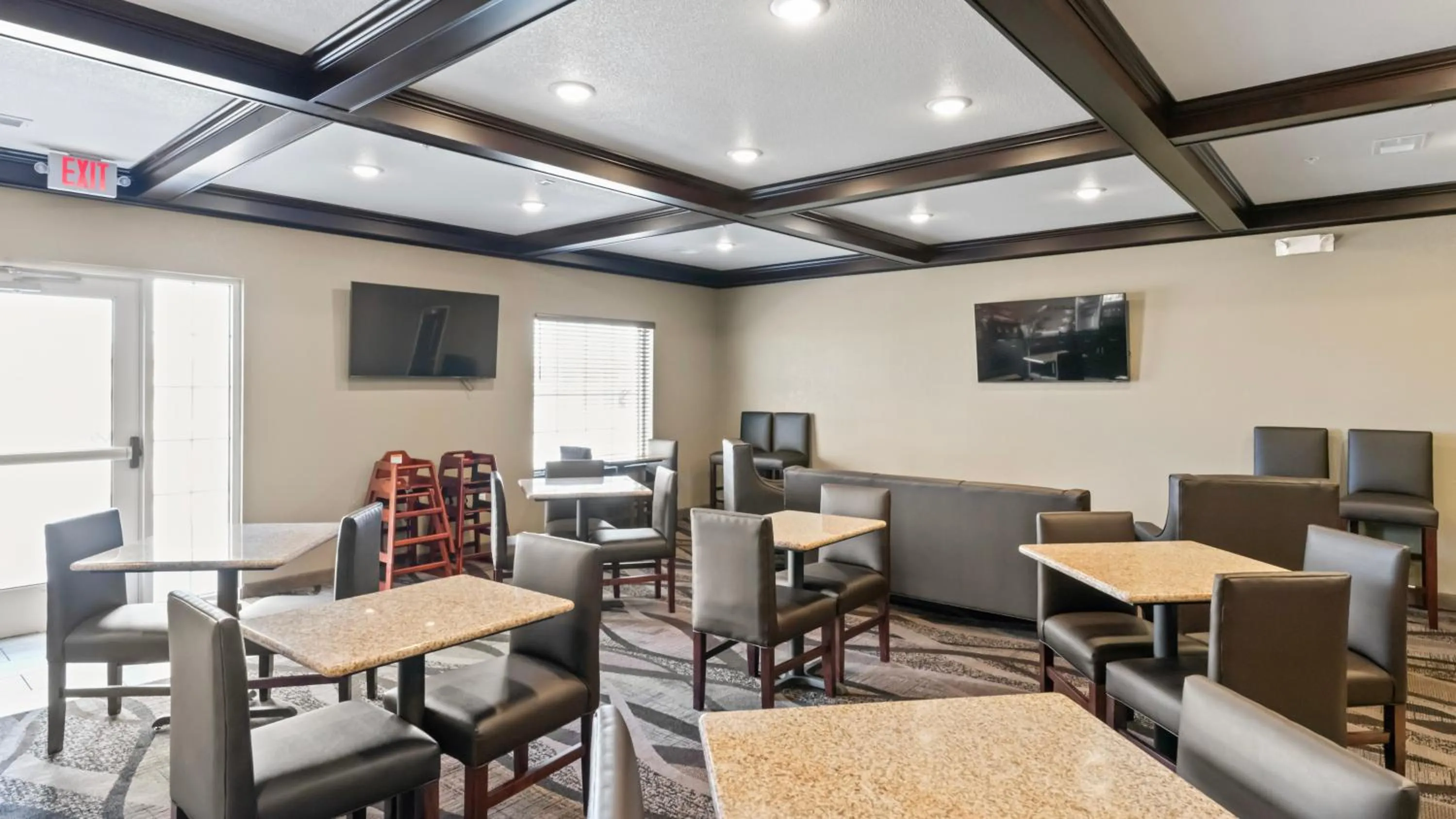 Breakfast in Cobblestone Inn & Suites - Julesburg