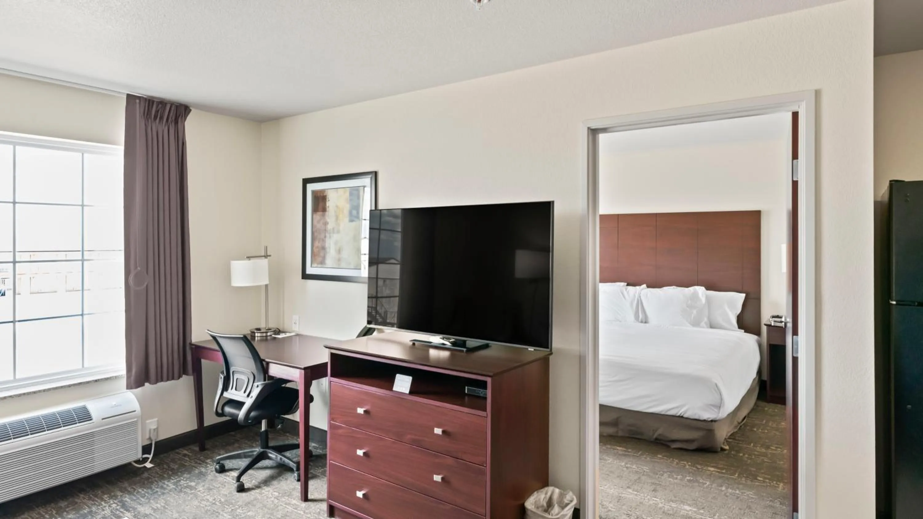 Photo of the whole room, Bed in Cobblestone Inn & Suites - Julesburg