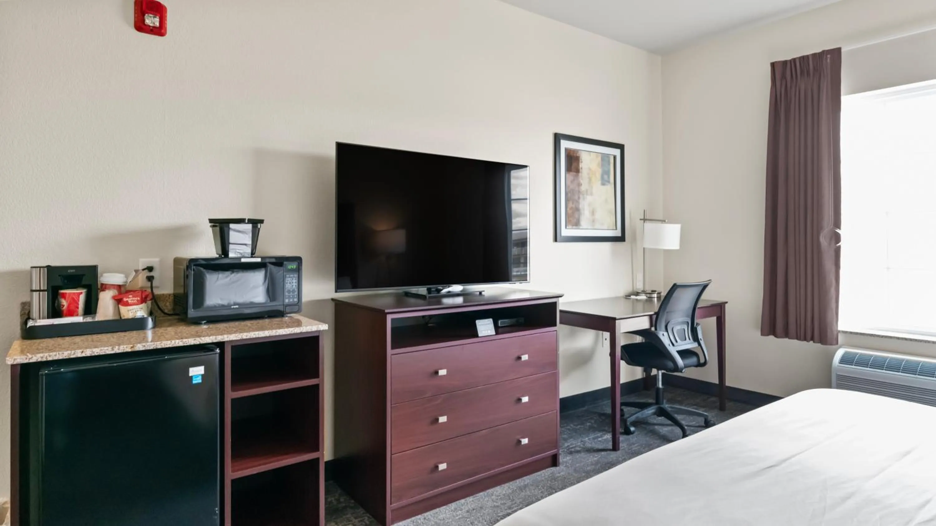 Bedroom, Bed in Cobblestone Inn & Suites - Julesburg