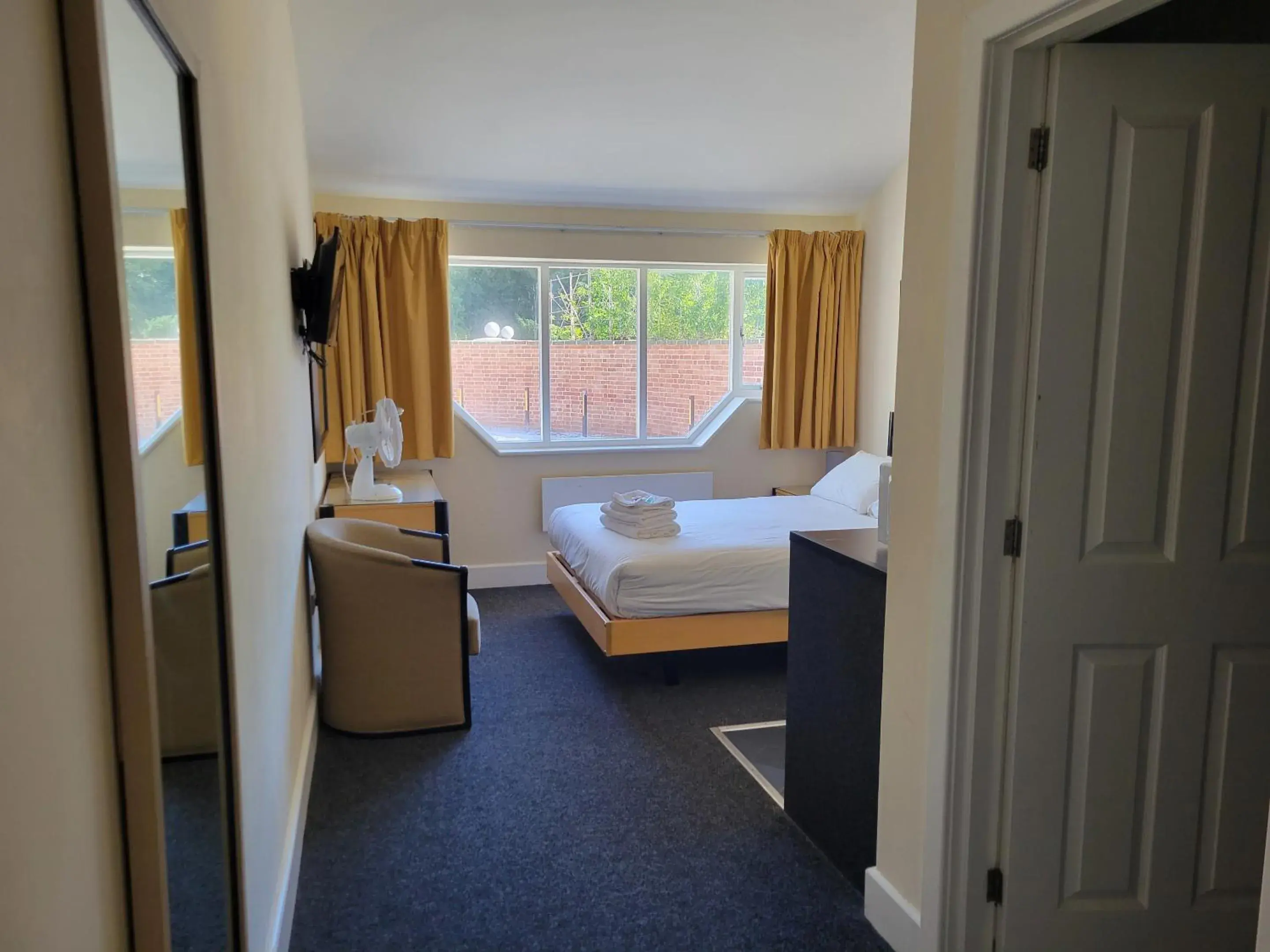 En-suite Double Room in Nysdill Hotel Norwich En-suite Double Room in Nysdill Hotel Norwich