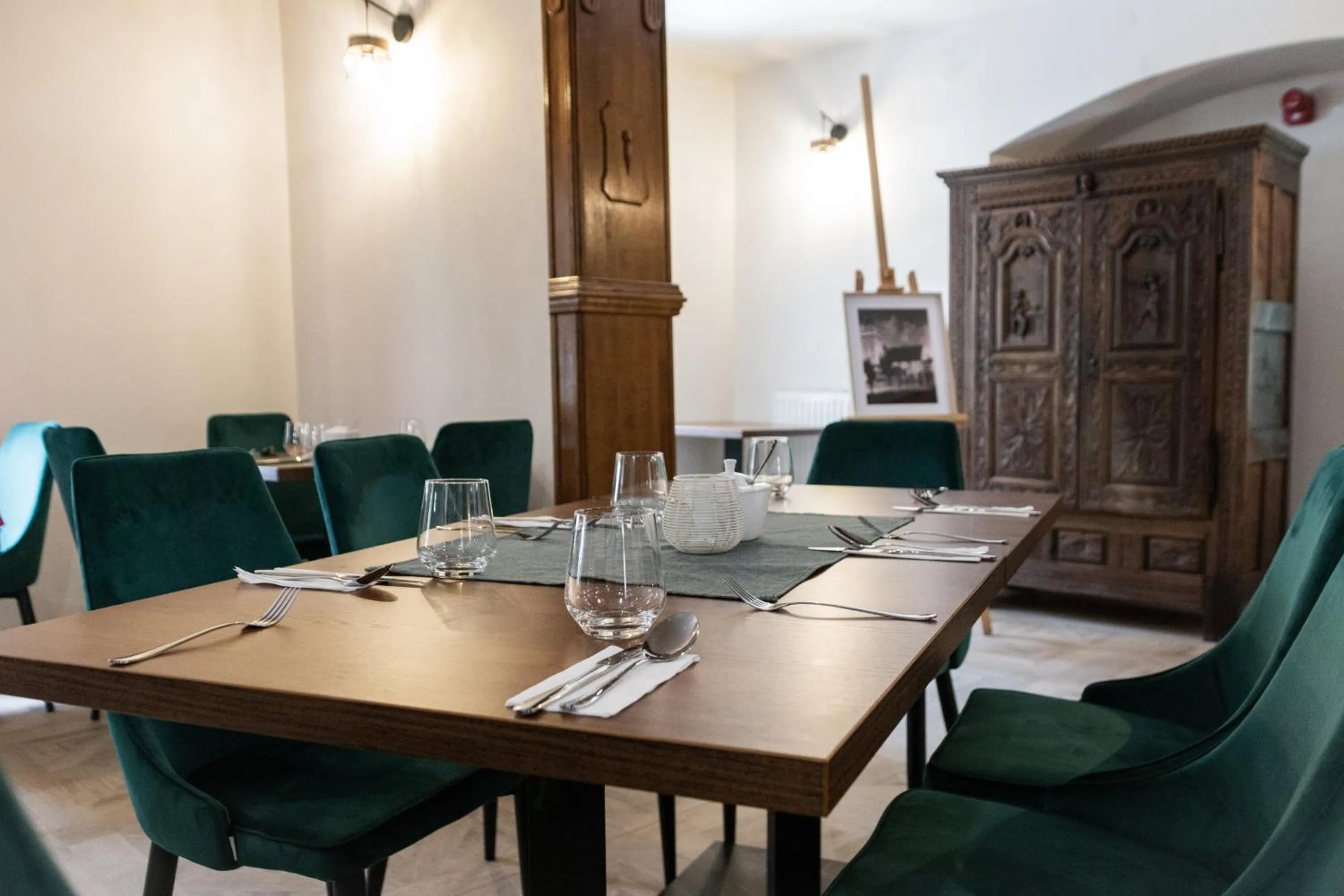 Restaurant/places to eat in Zamek Nowęcin
