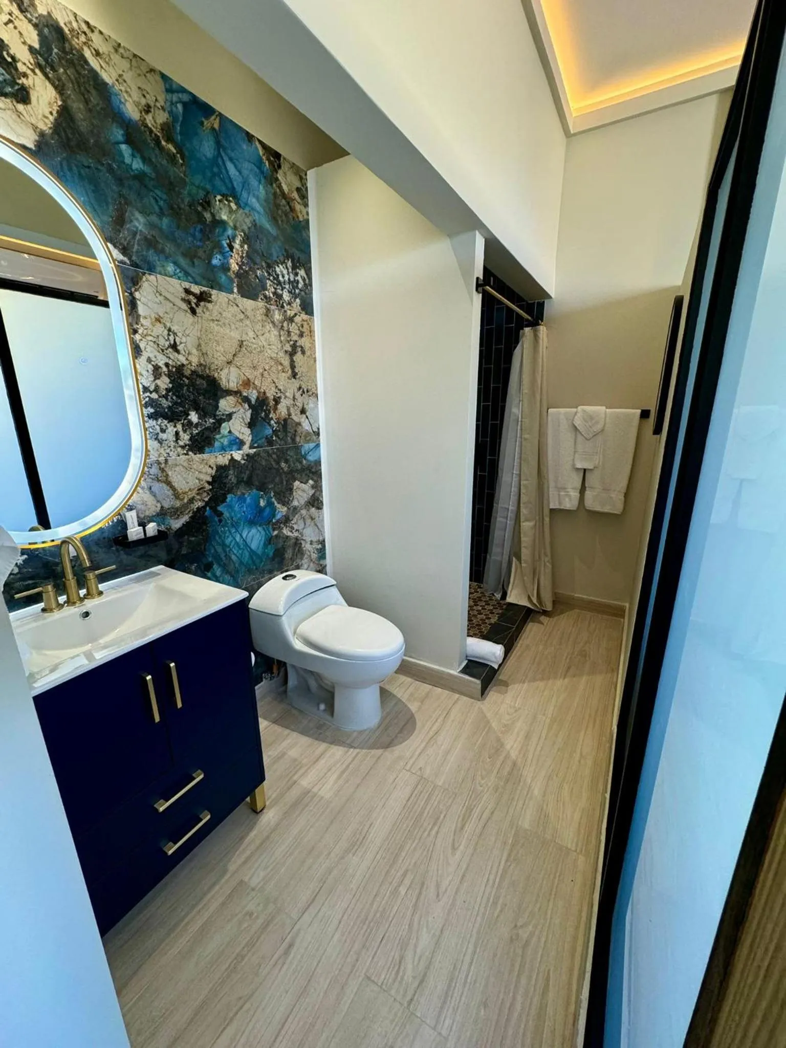 Bathroom in Metro Art Hotel