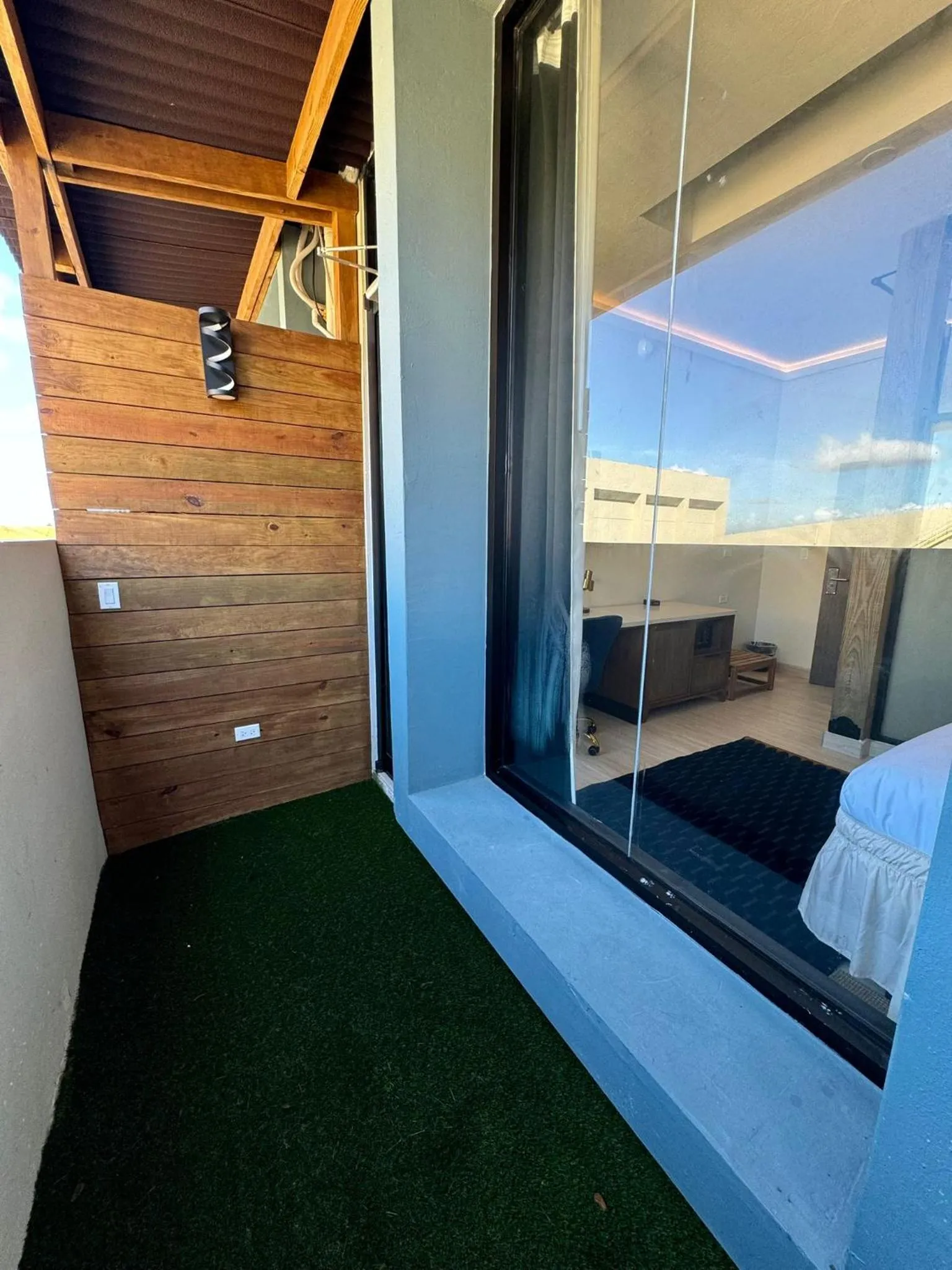 Balcony/Terrace in Metro Art Hotel