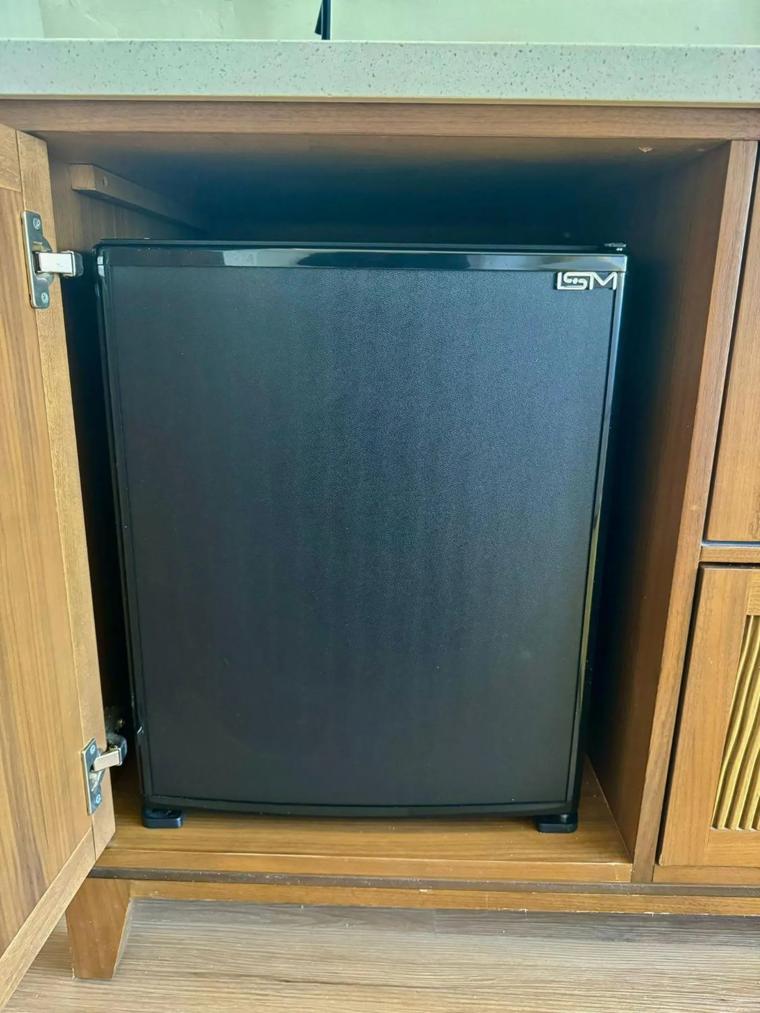 minibar in Metro Art Hotel