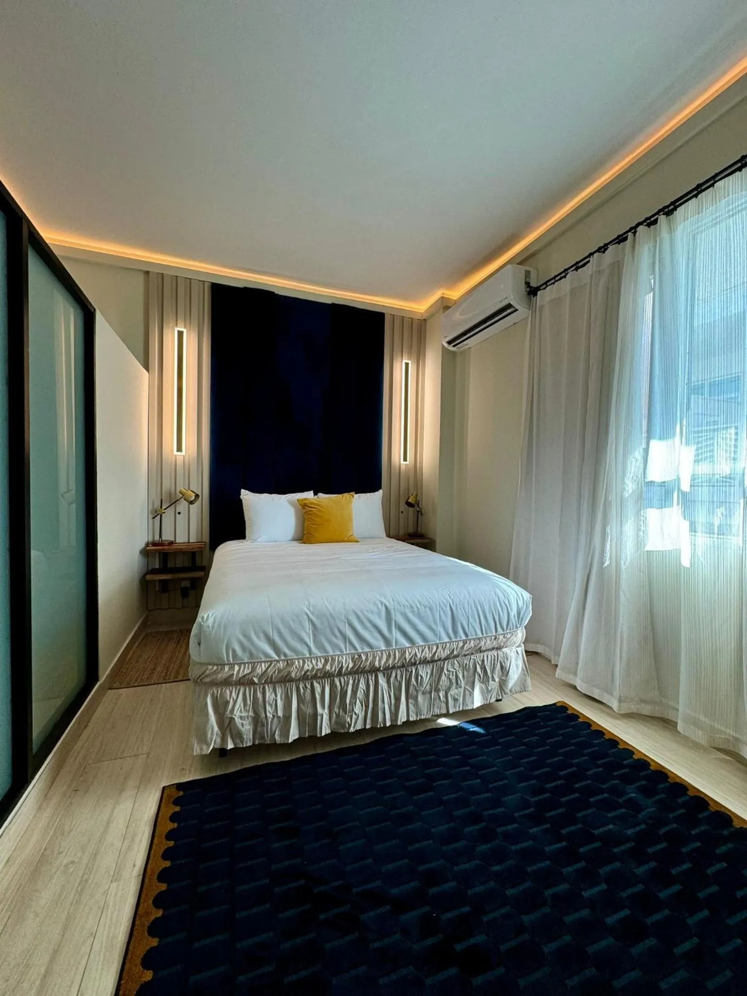 Bedroom, Bed in Metro Art Hotel