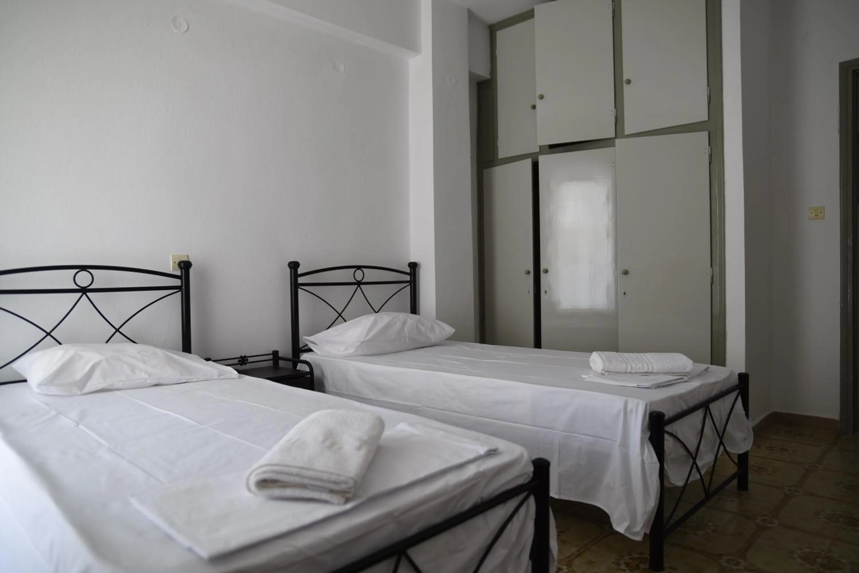 Bed in Kavos Central Gardens