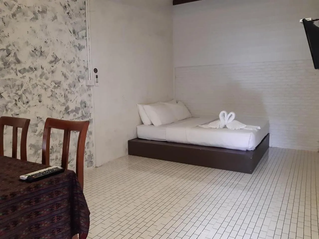 Bed in BaanChompooAmphawa