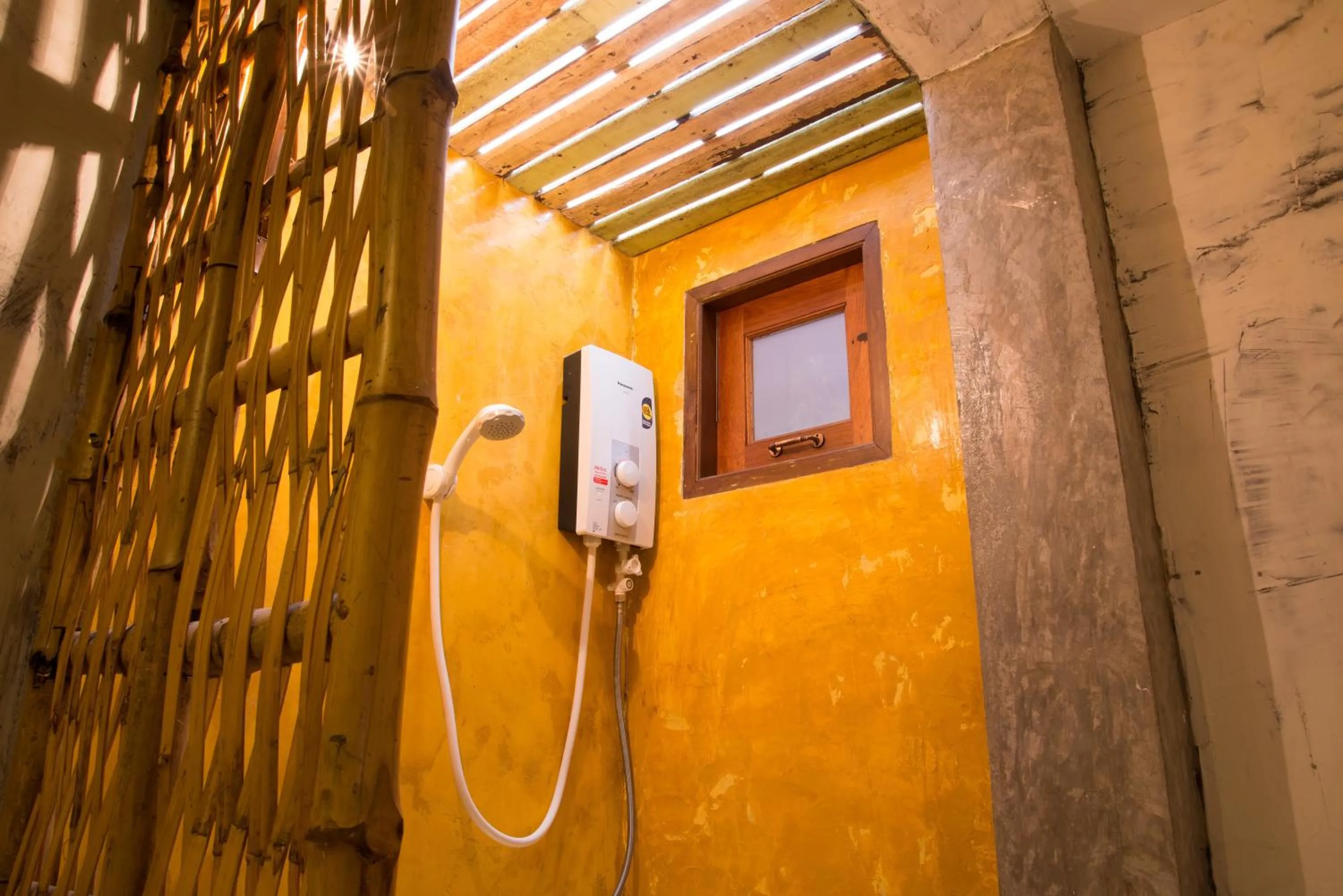 Photo of the whole room in BaanChompooAmphawa