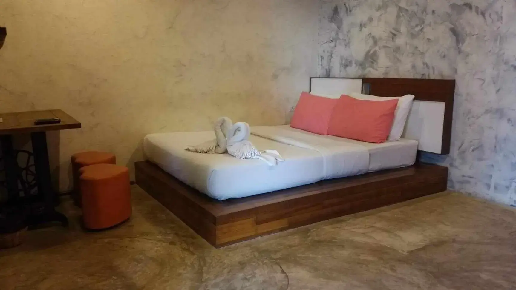 Superior Queen Room in BaanChompooAmphawa Superior Queen Room in BaanChompooAmphawa