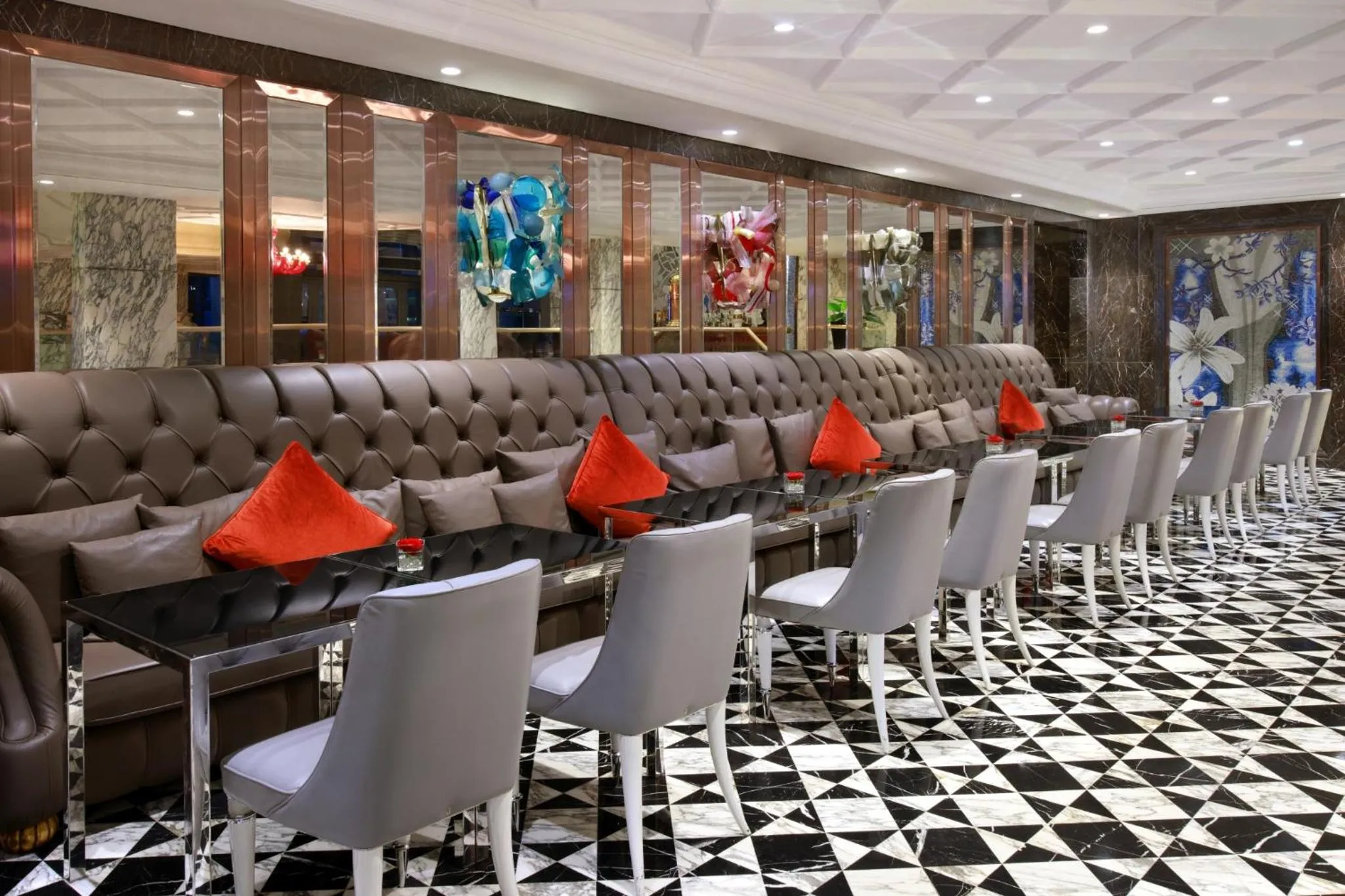 Restaurant/places to eat in The Reverie Saigon