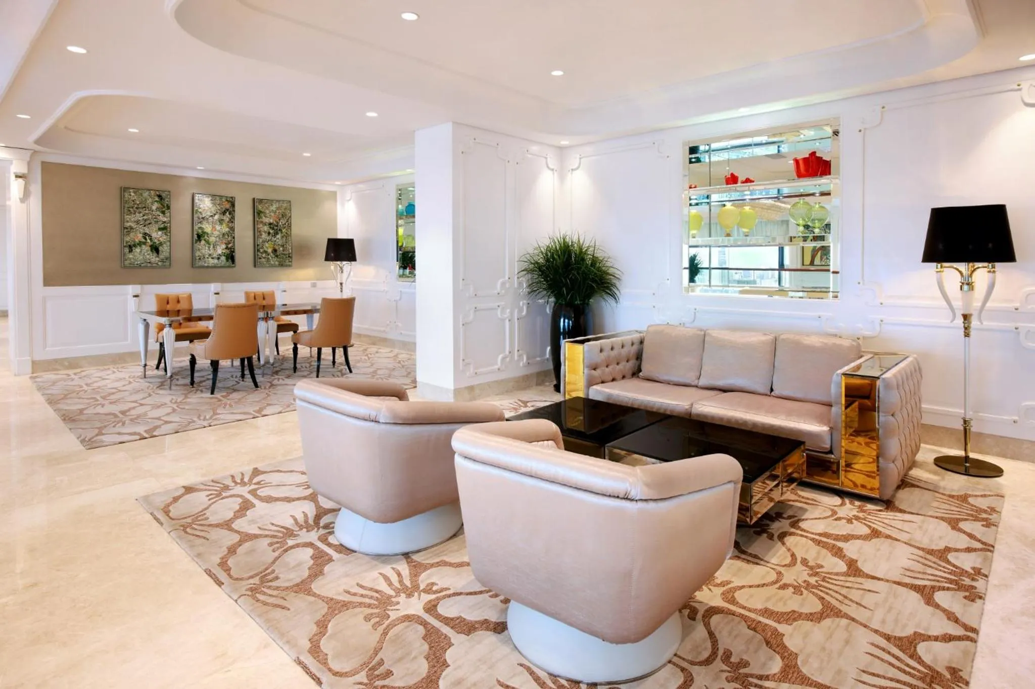 Lounge or bar in The Reverie Saigon