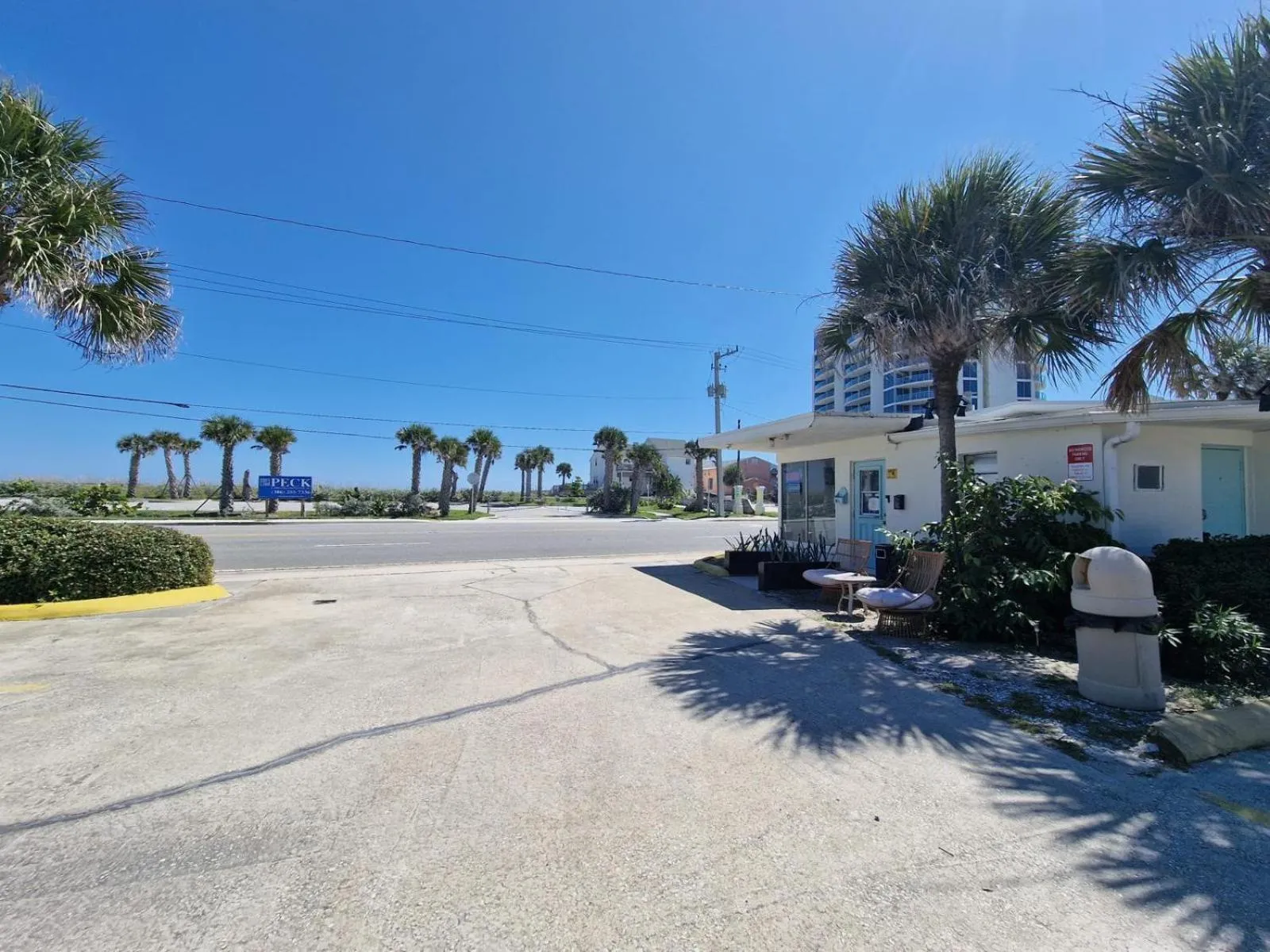 Property building in Ocean Holiday Motel