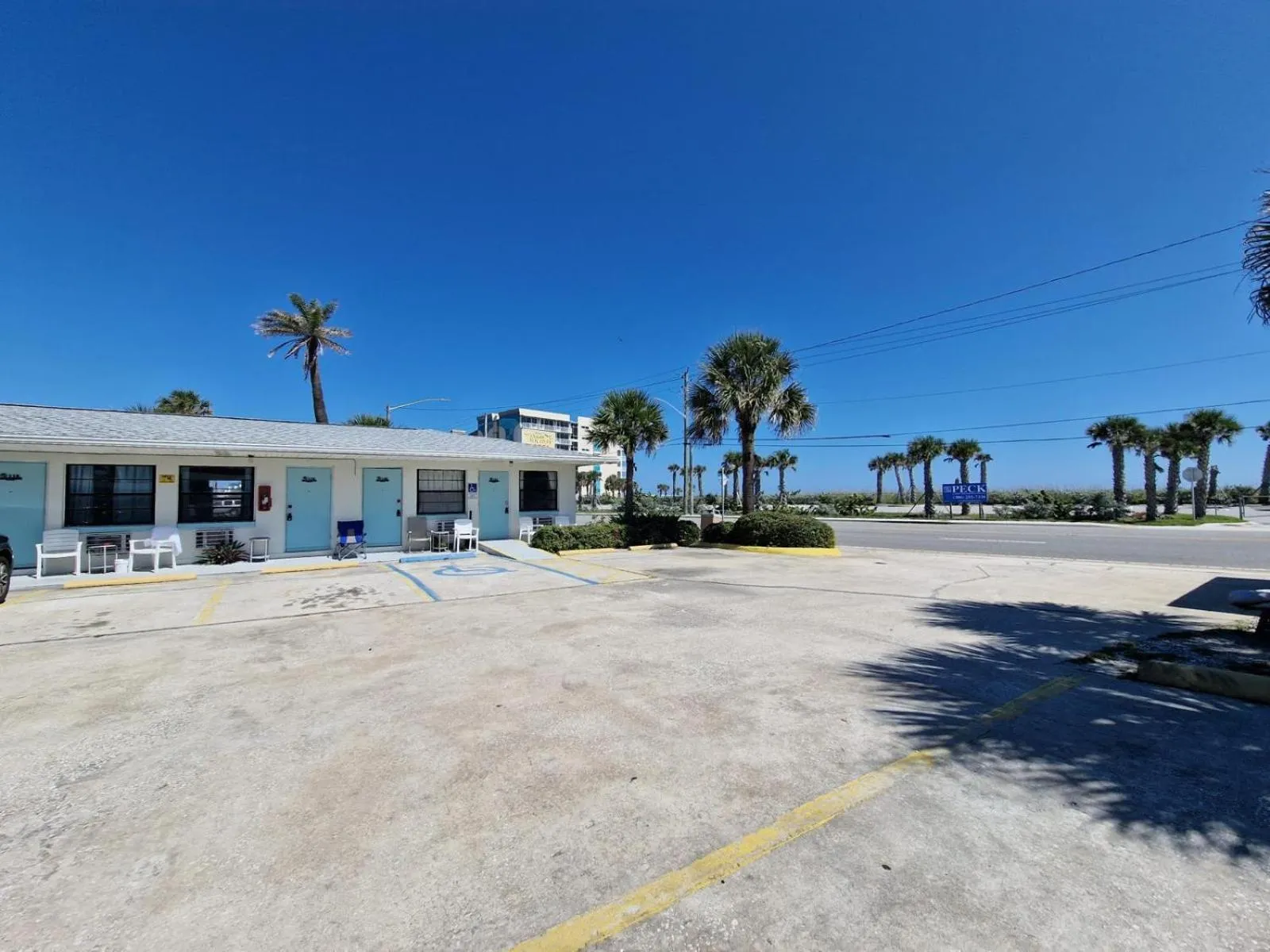 Property building in Ocean Holiday Motel