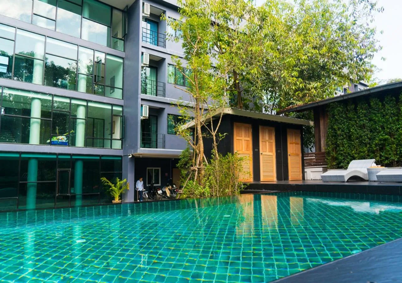 Swimming pool in Jira Boutique Residence