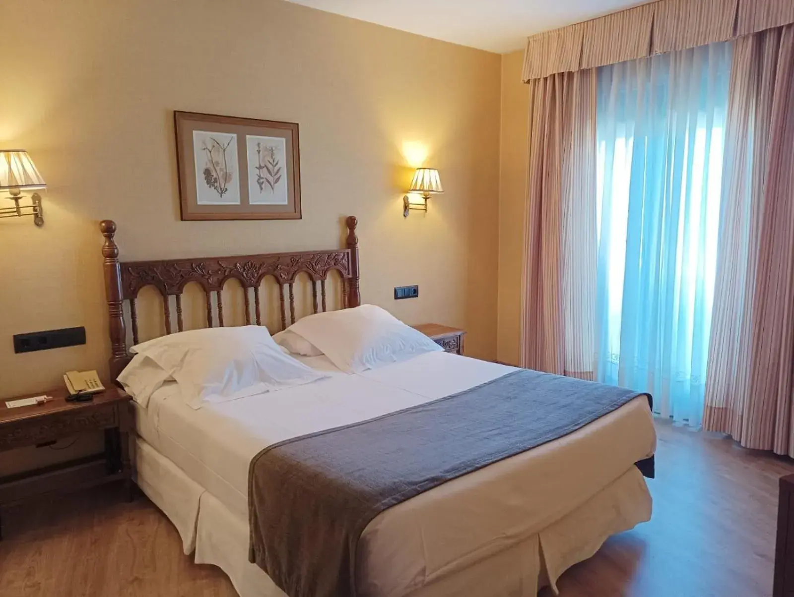Double Room with Terrace - single occupancy in Hotel Ele Puente Romano de Salamanca Double Room with Terrace - single occupancy in Hotel Ele Puente Romano de Salamanca
