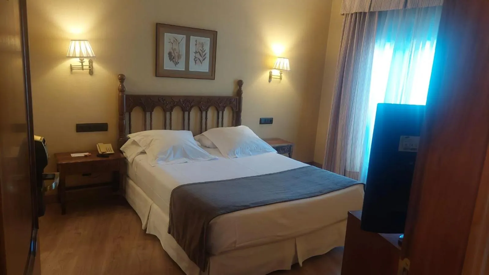 Bed in Hotel Ele Puente Romano de Salamanca