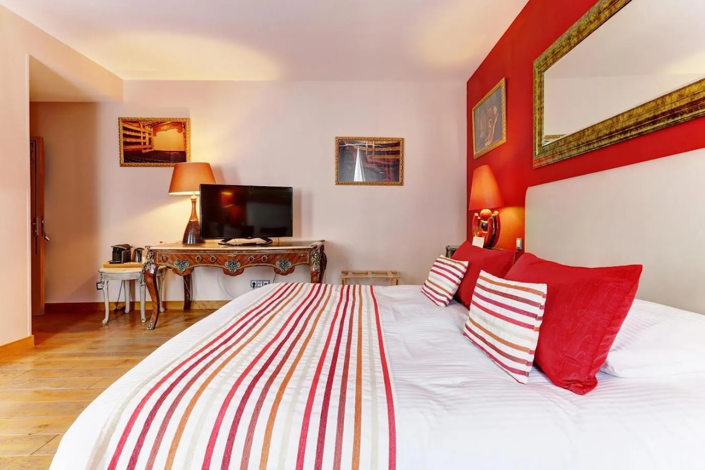 Bed in Champagne Domaine Sacret - AY