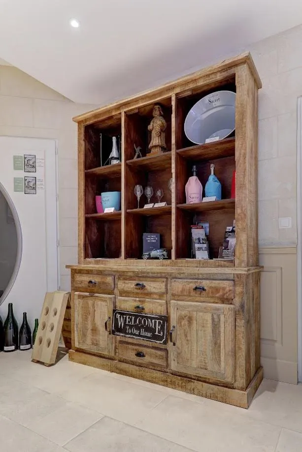 Facade/entrance in Champagne Domaine Sacret - AY