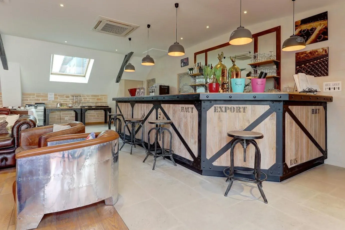 Lounge or bar in Champagne Domaine Sacret - AY