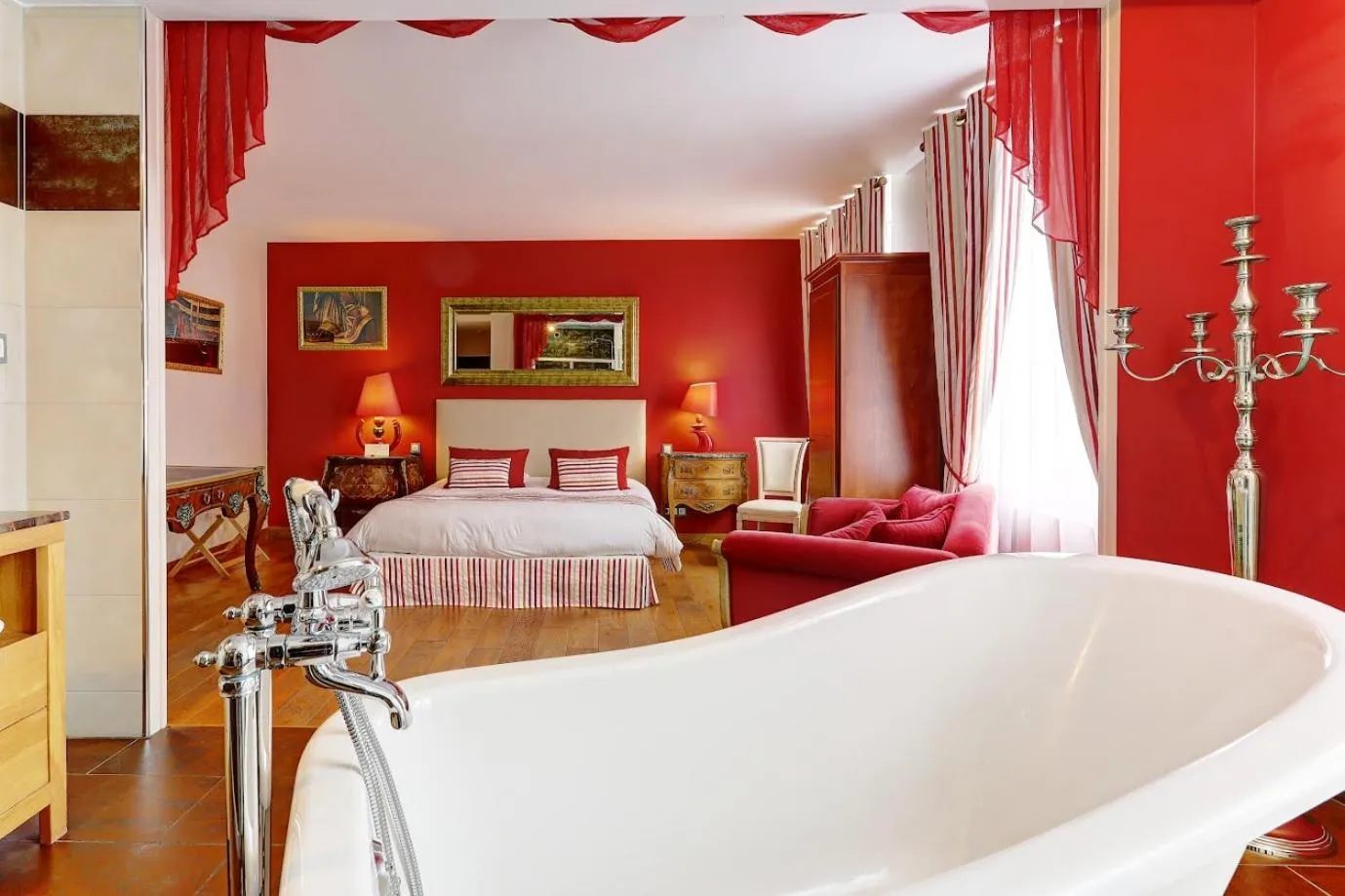 Bed in Champagne Domaine Sacret - AY